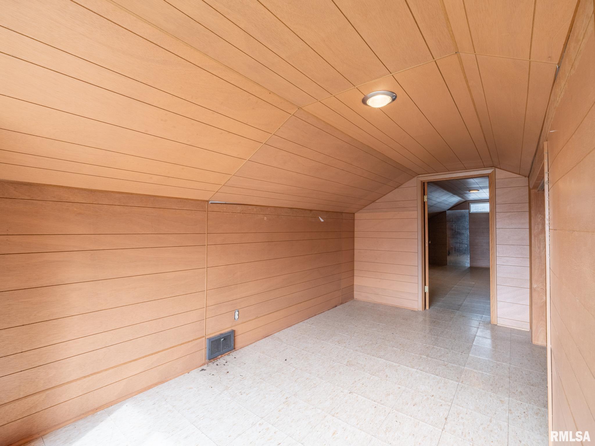 210 S Cone Street, Farmington, Illinois image 36