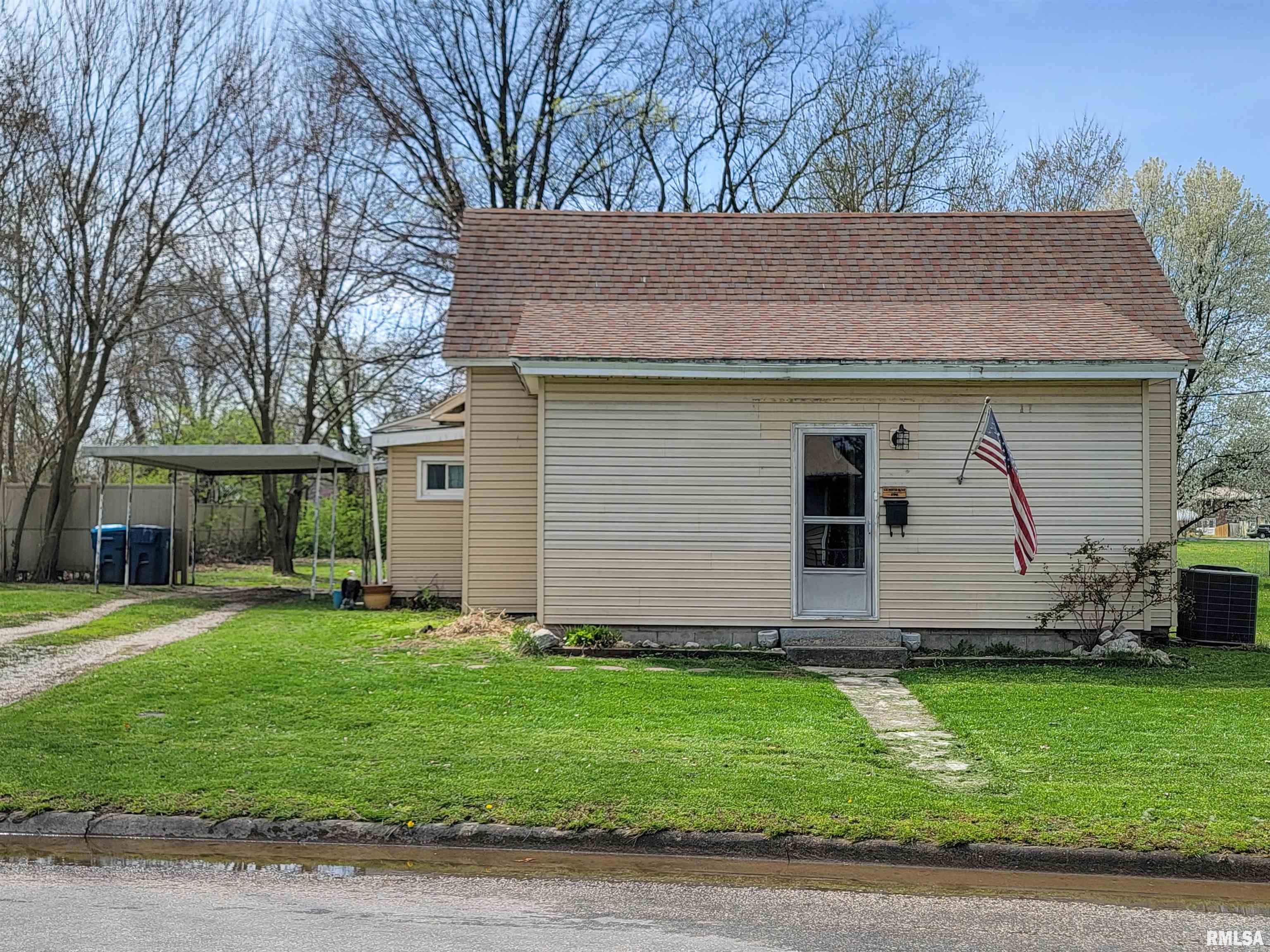 431 N Olive Street, Flora, Illinois image 16