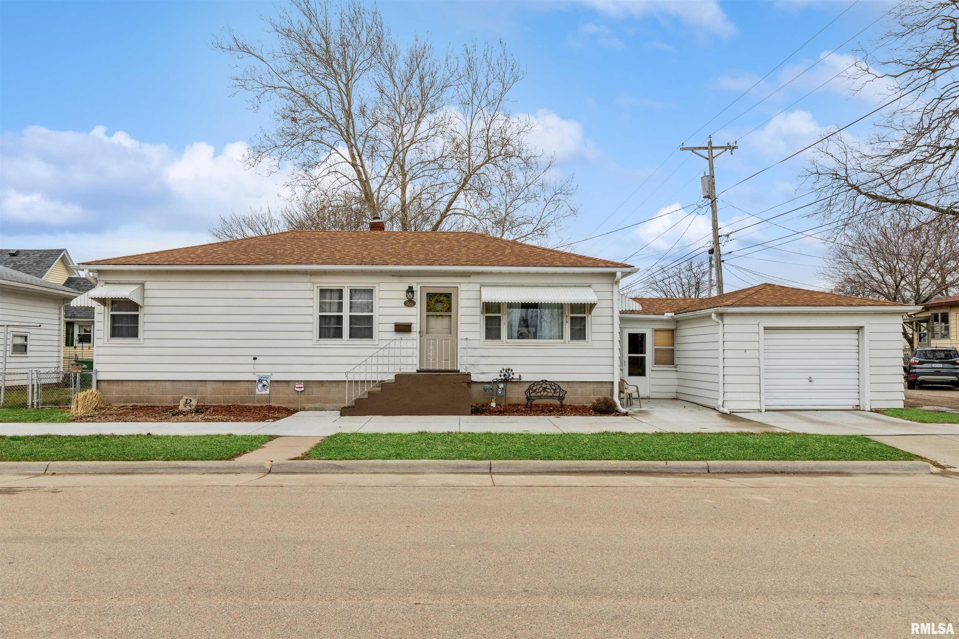 307 N 8th Avenue, Clinton, Iowa image 2
