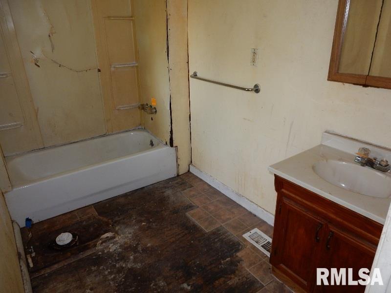 104 Short Street, Wilsonville, Illinois image 9