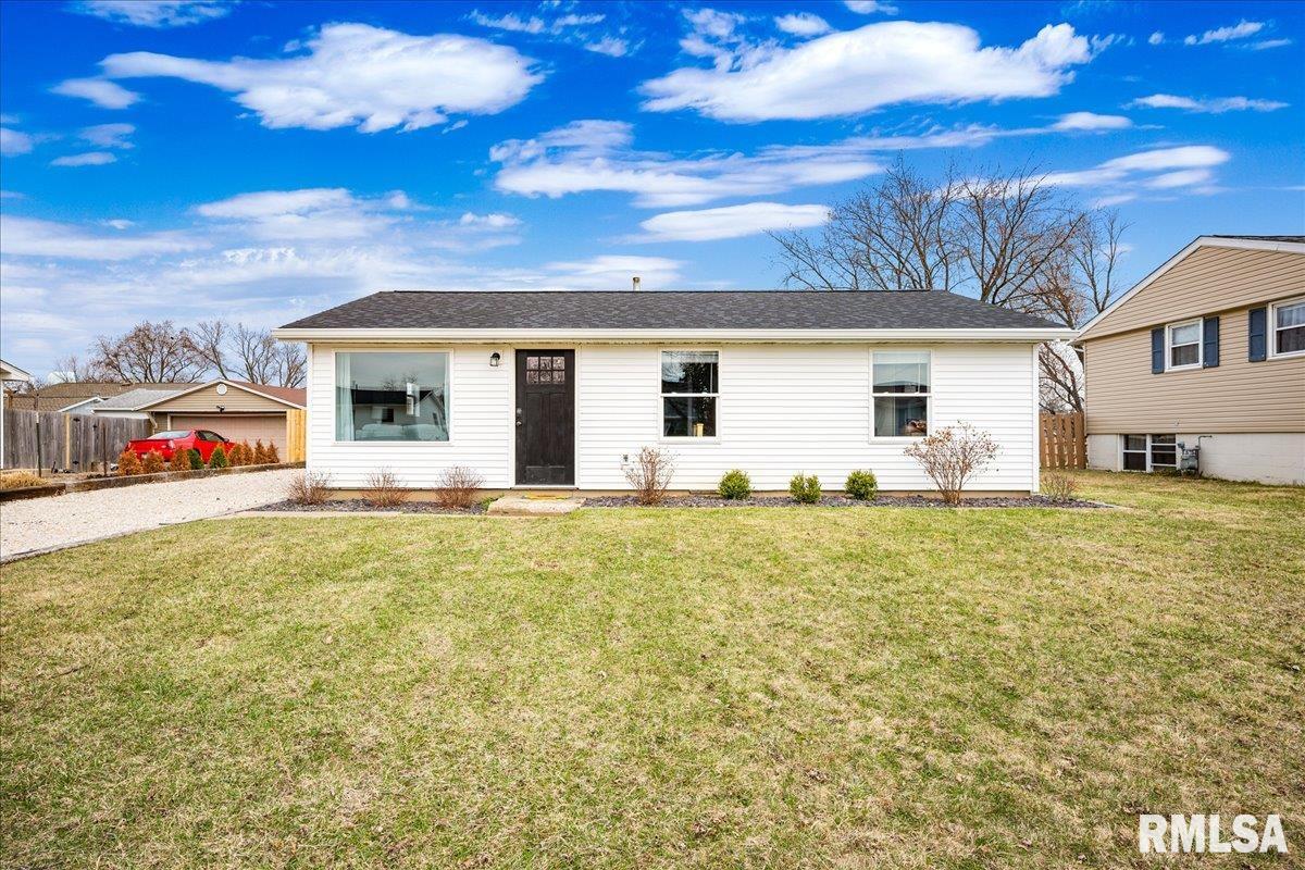 512 Rosewood Drive, Washington, Illinois image 1