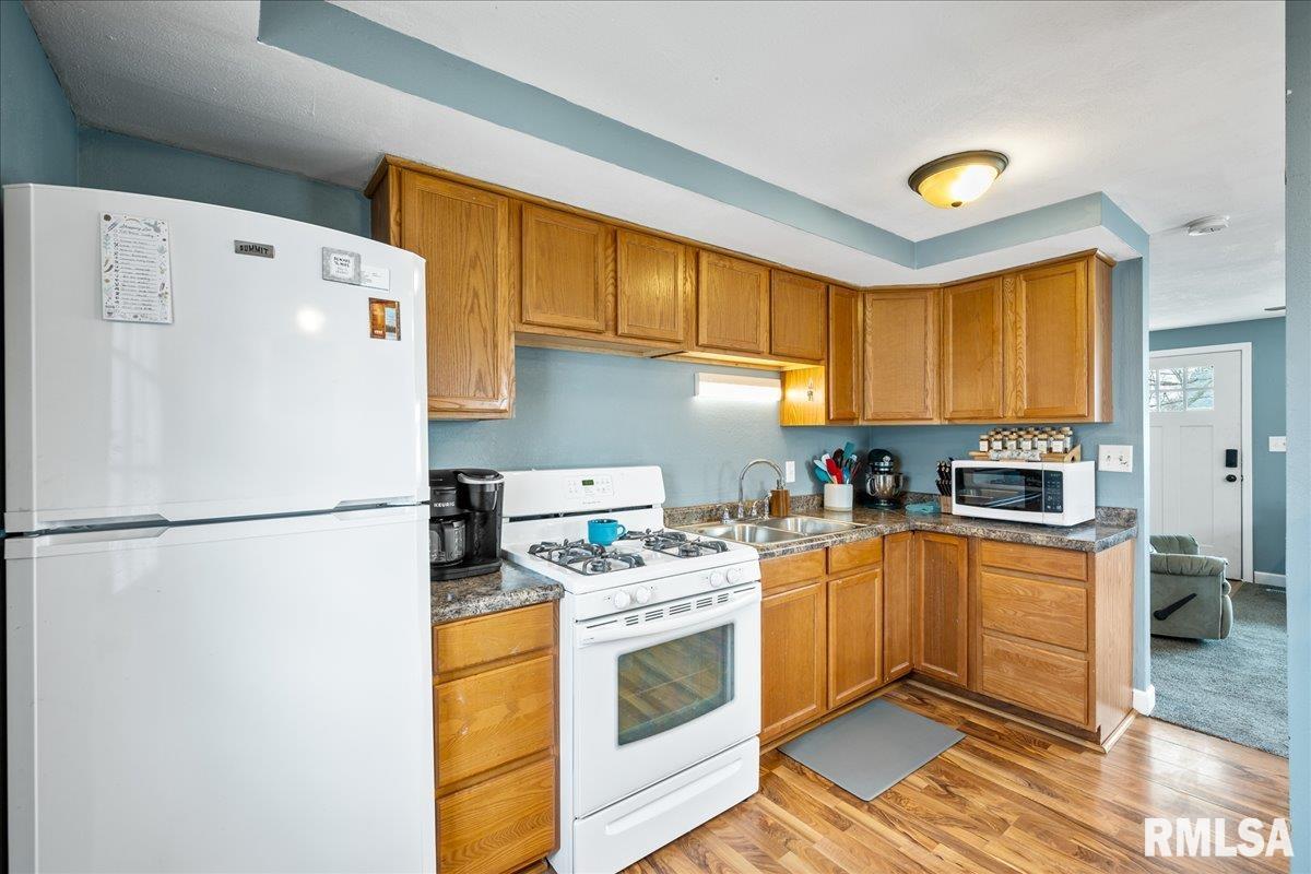 512 Rosewood Drive, Washington, Illinois image 6