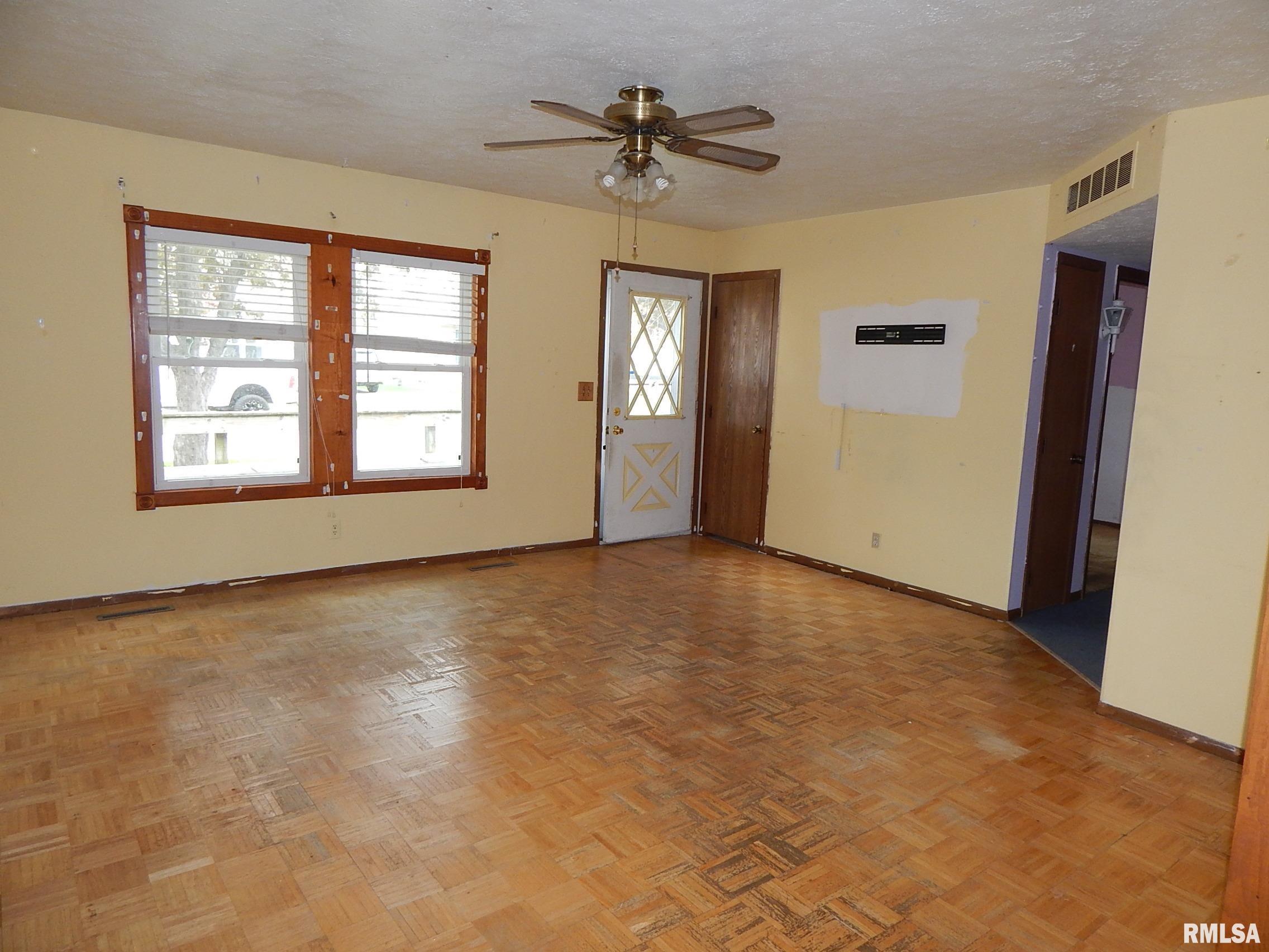 1722 W 58th Street, Davenport, Iowa image 8
