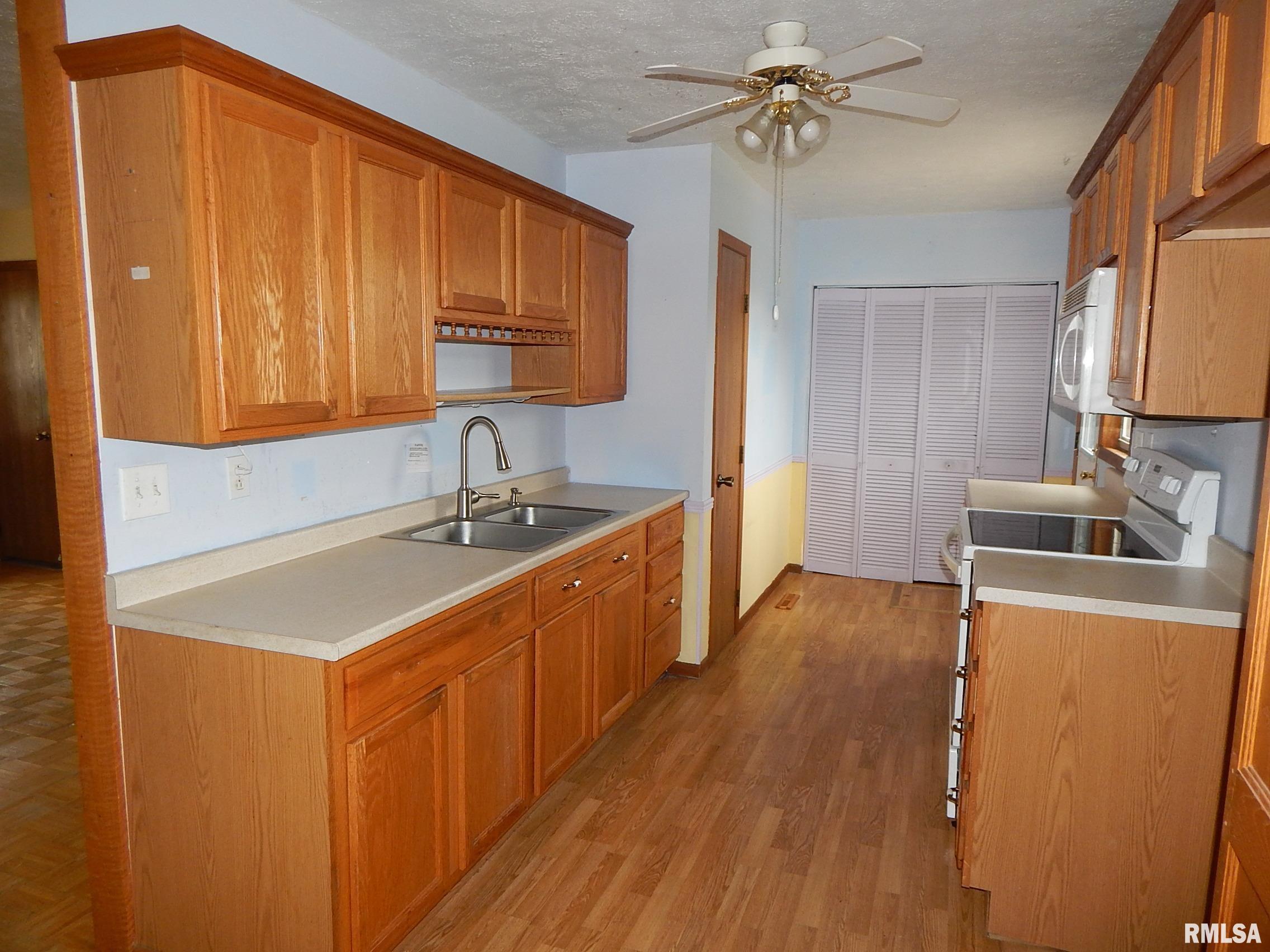 1722 W 58th Street, Davenport, Iowa image 10