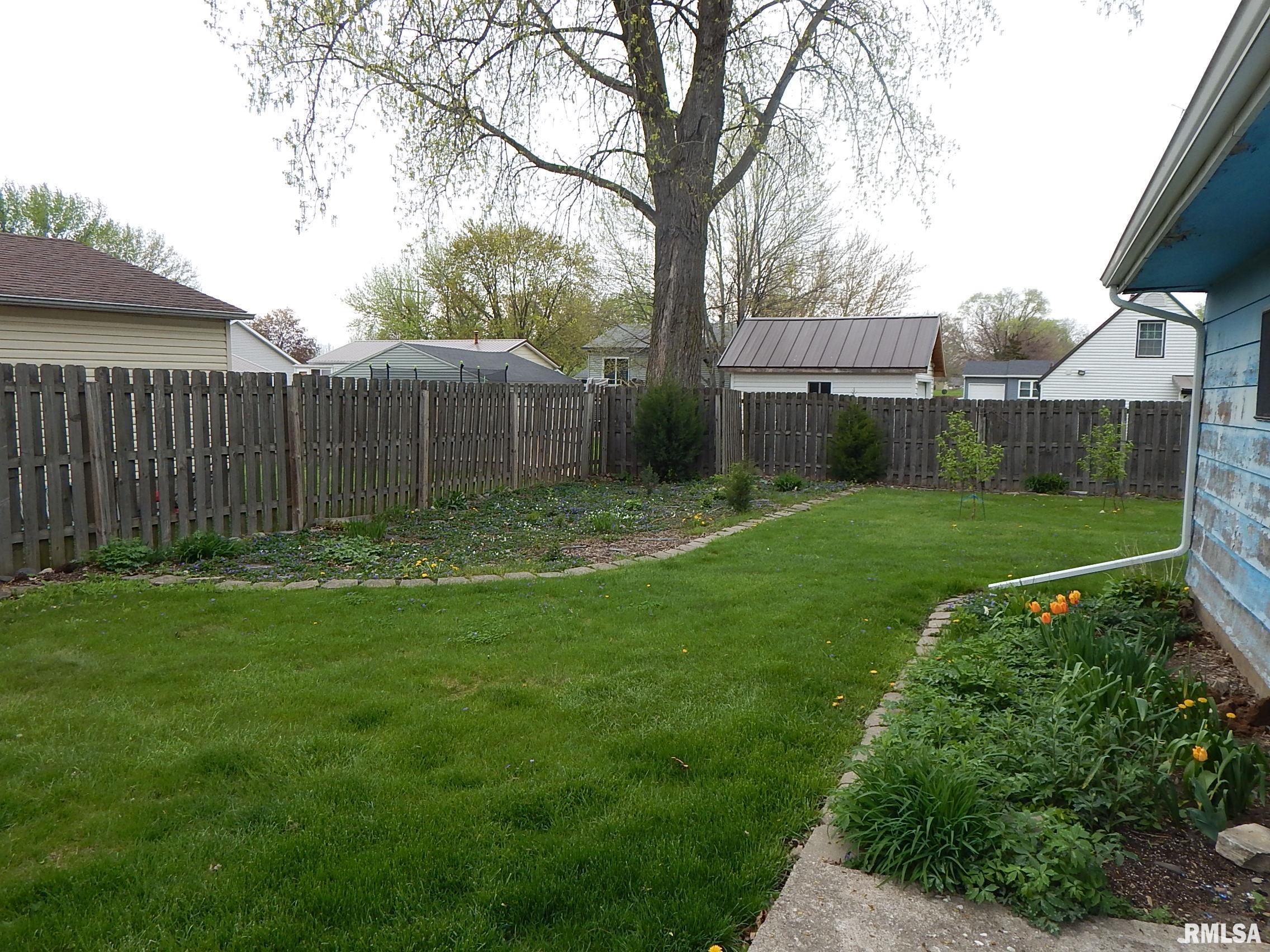 1722 W 58th Street, Davenport, Iowa image 6