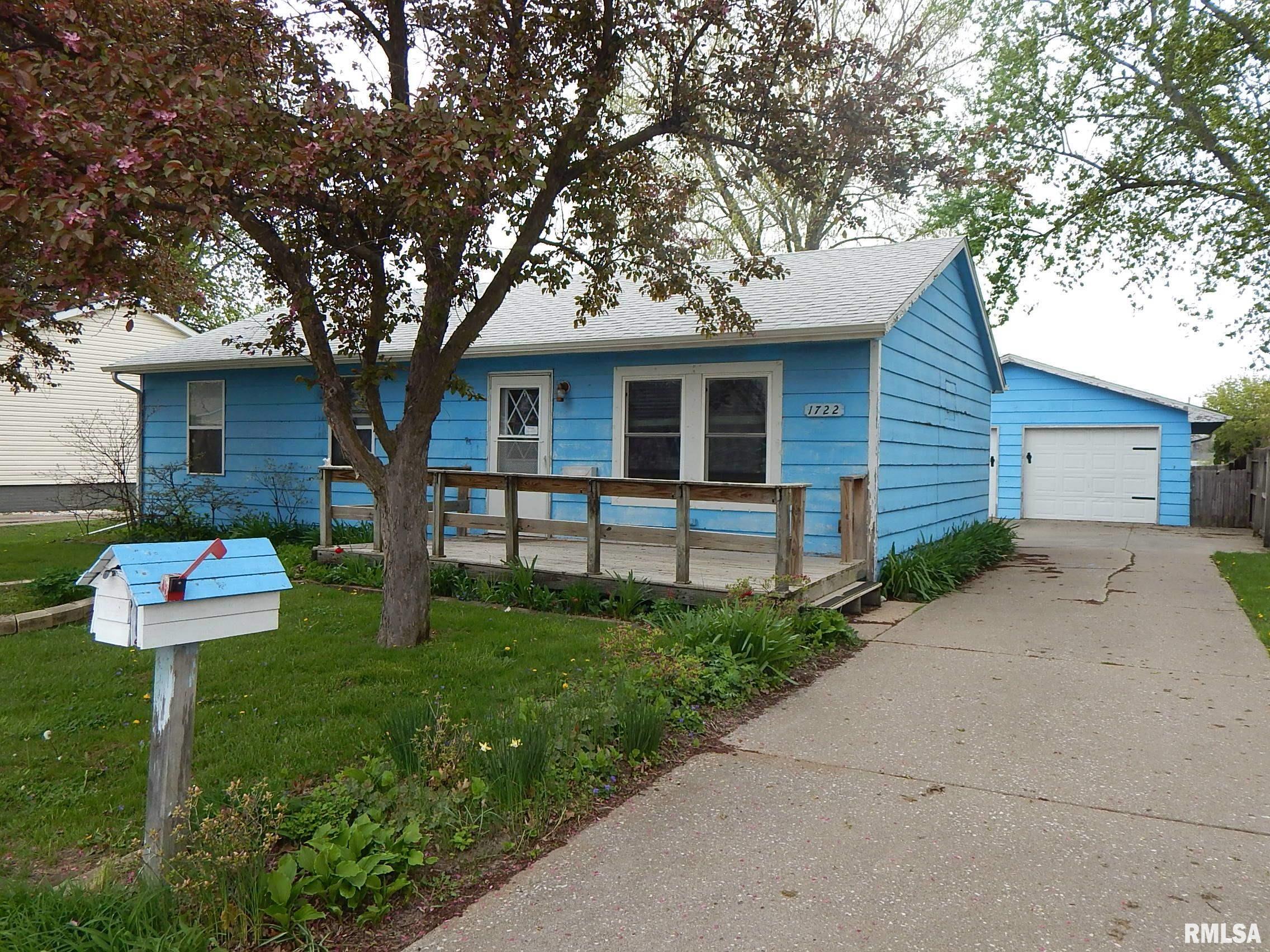 1722 W 58th Street, Davenport, Iowa image 2