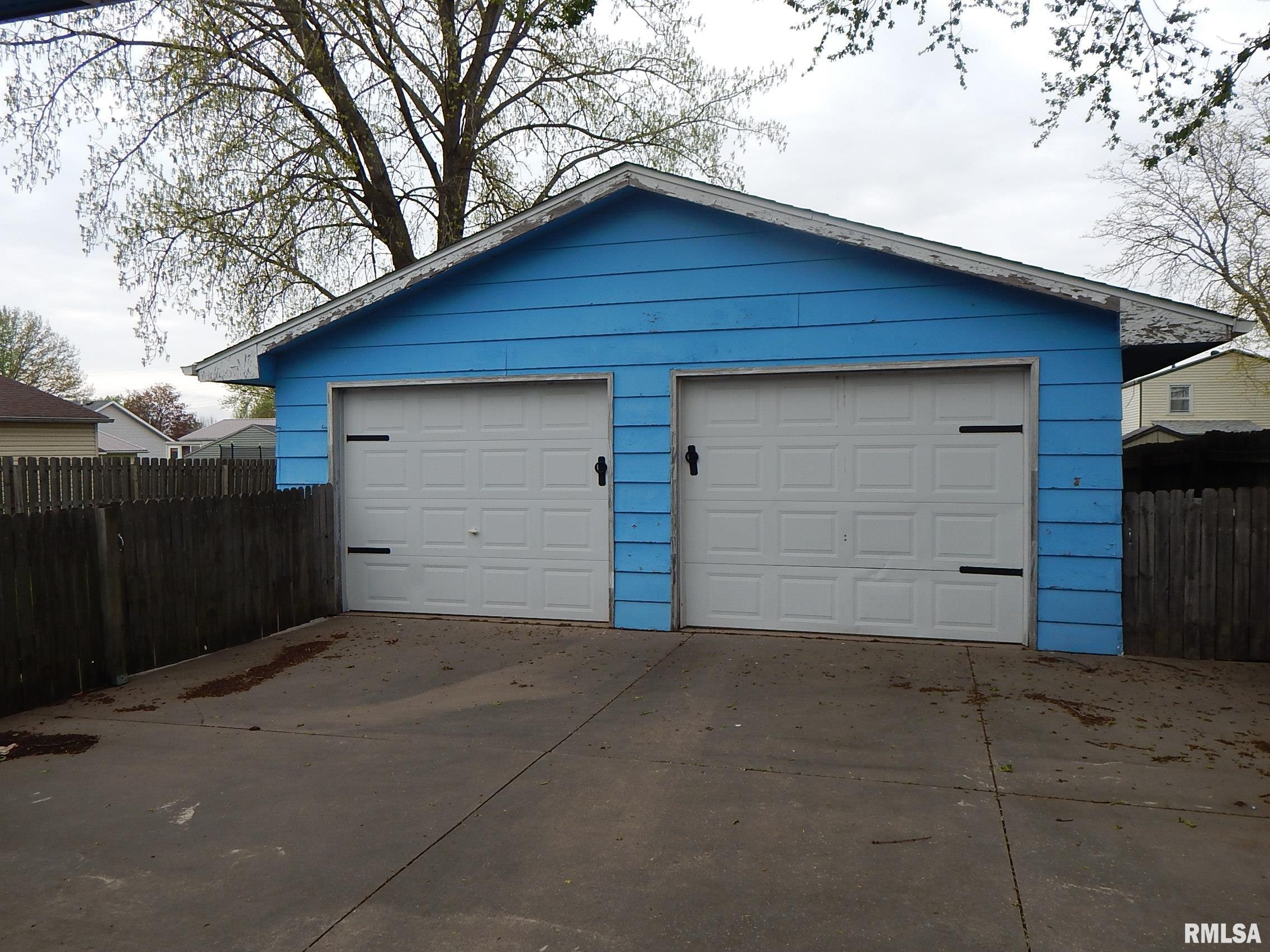 1722 W 58th Street, Davenport, Iowa image 3