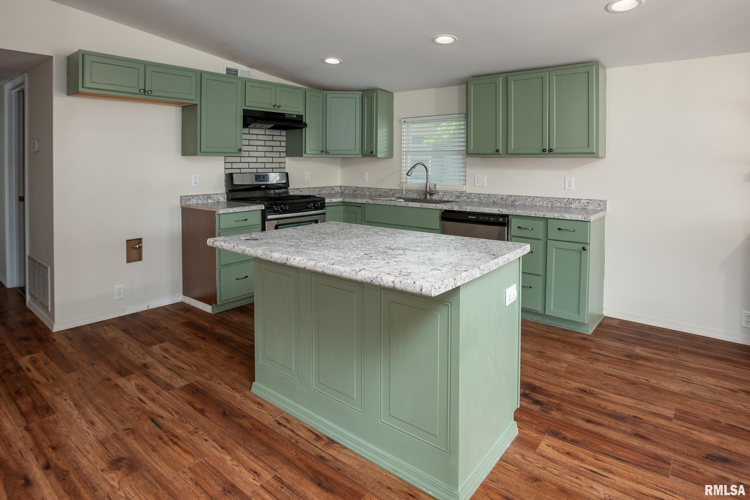 1104 E Lindell Street, West Frankfort, Illinois image 9
