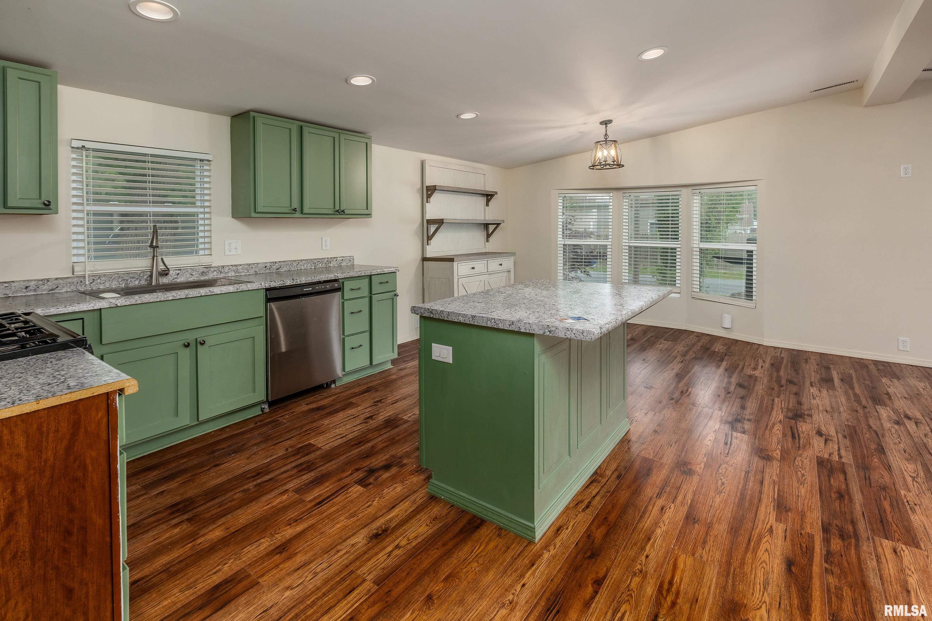 1104 E Lindell Street, West Frankfort, Illinois image 13