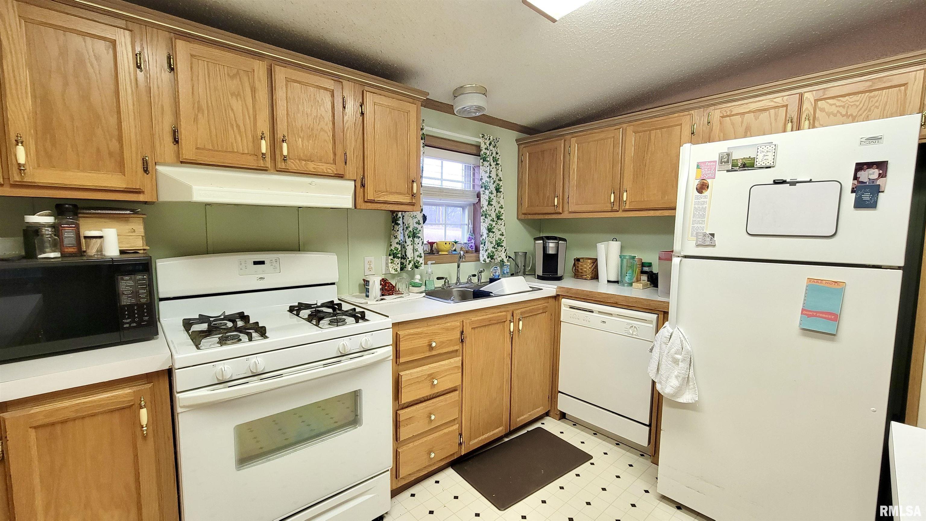 1464 Chevy Chase Drive, Varna, Illinois image 10