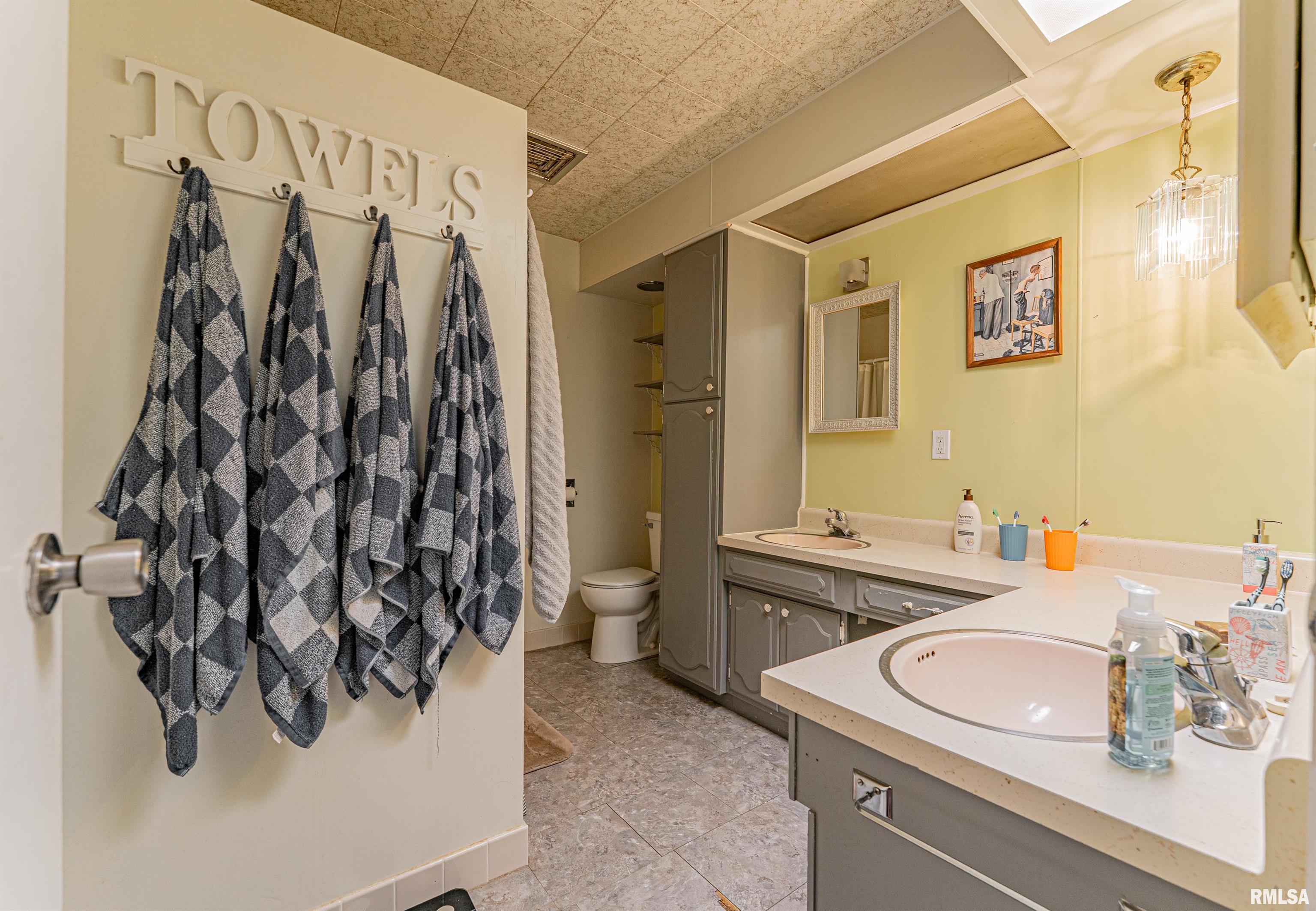 327 Elm Lane, Petersburg, Illinois image 18