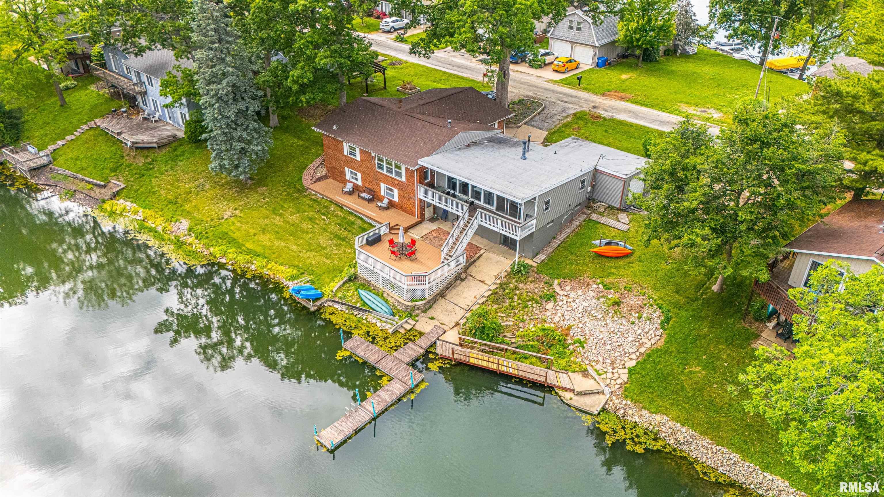 327 Elm Lane, Petersburg, Illinois image 1