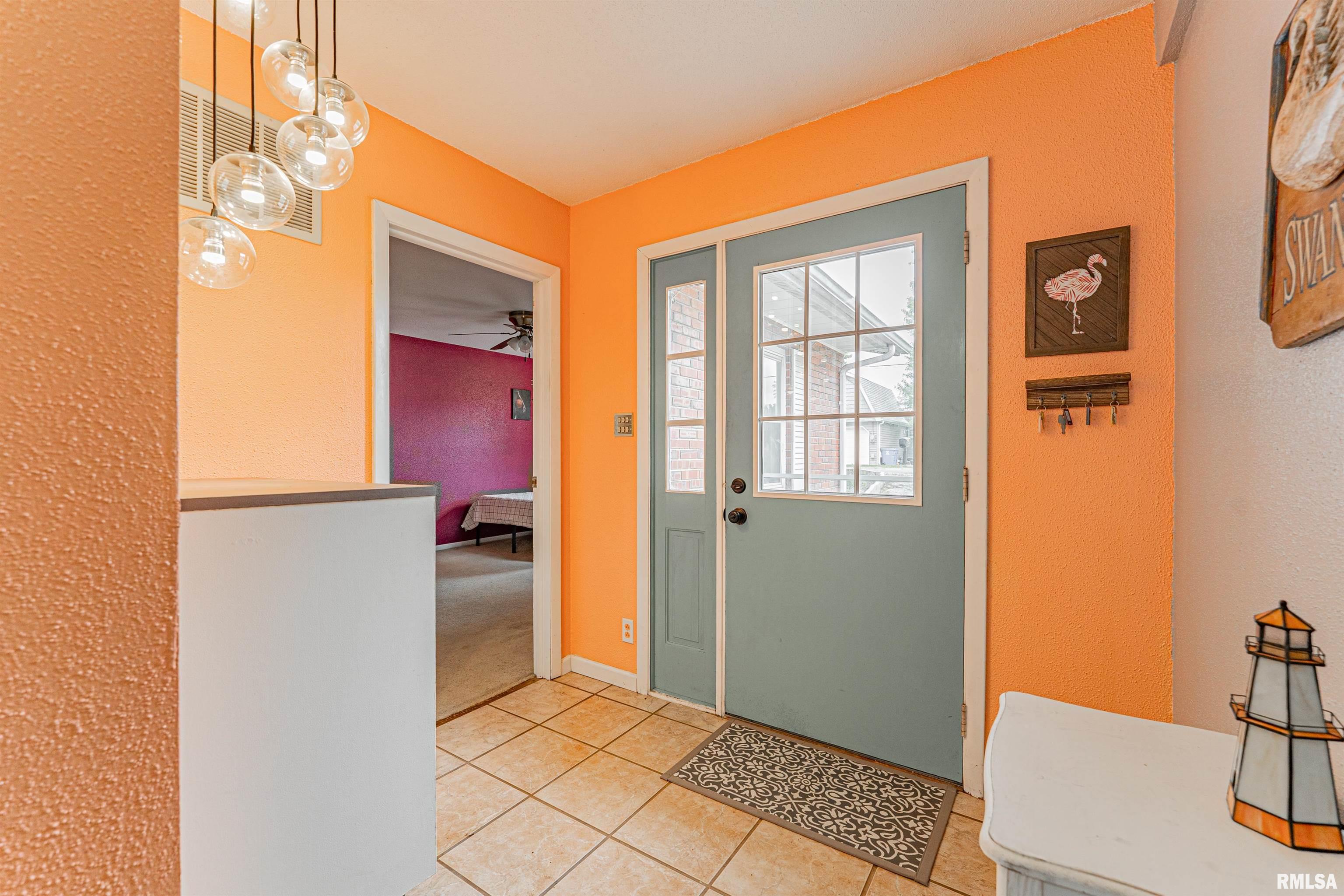 327 Elm Lane, Petersburg, Illinois image 8