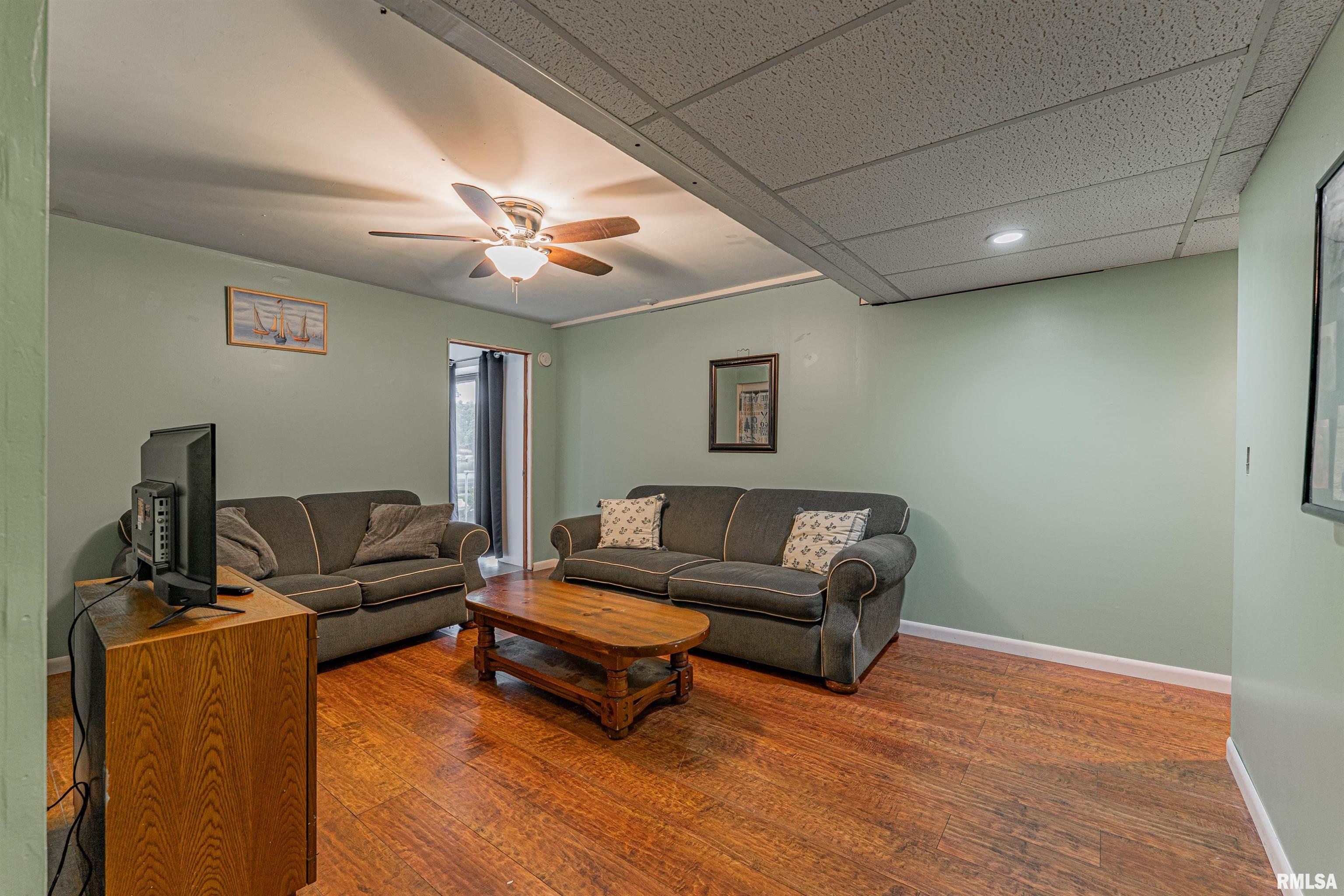 327 Elm Lane, Petersburg, Illinois image 26