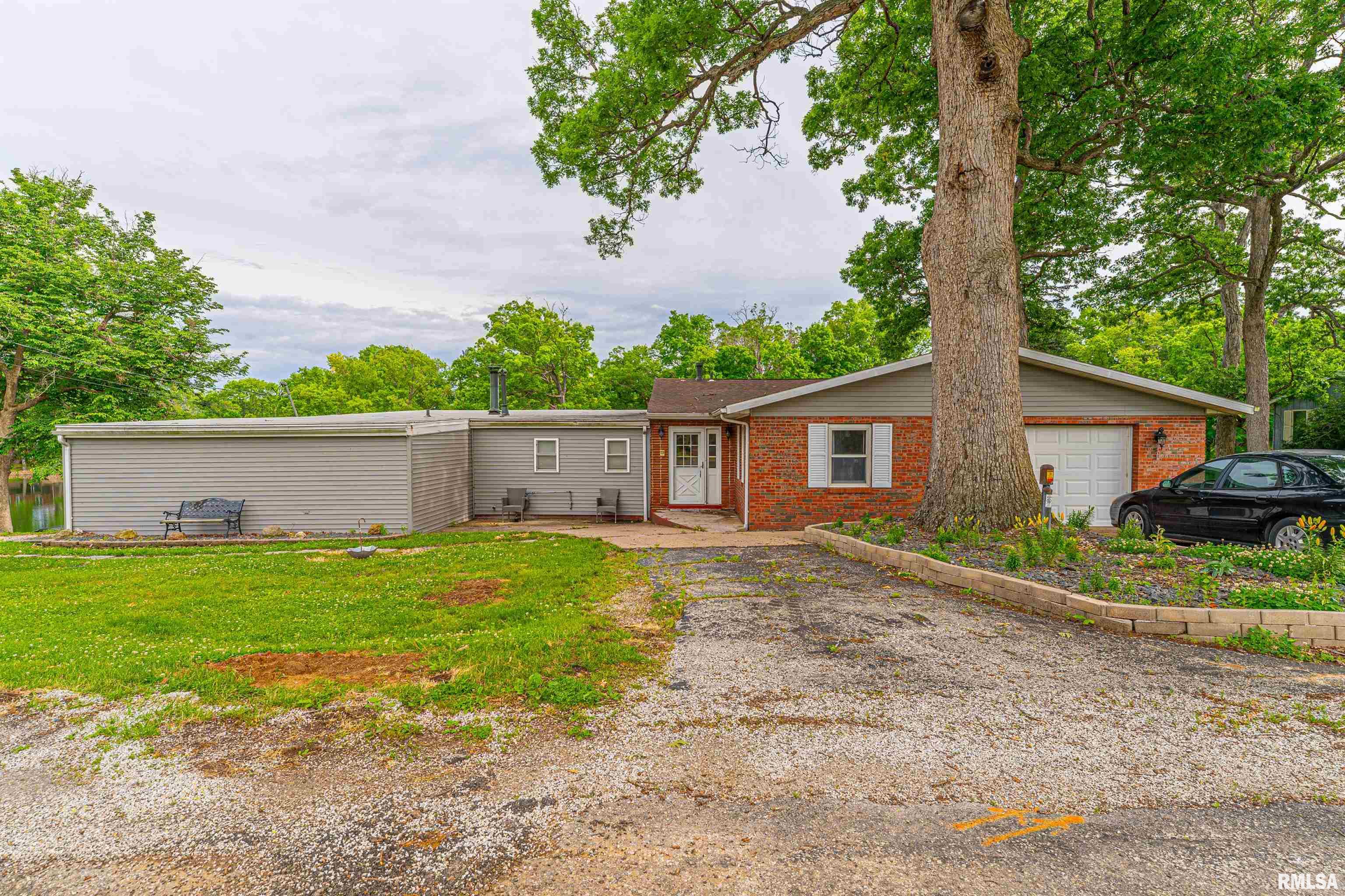327 Elm Lane, Petersburg, Illinois image 6