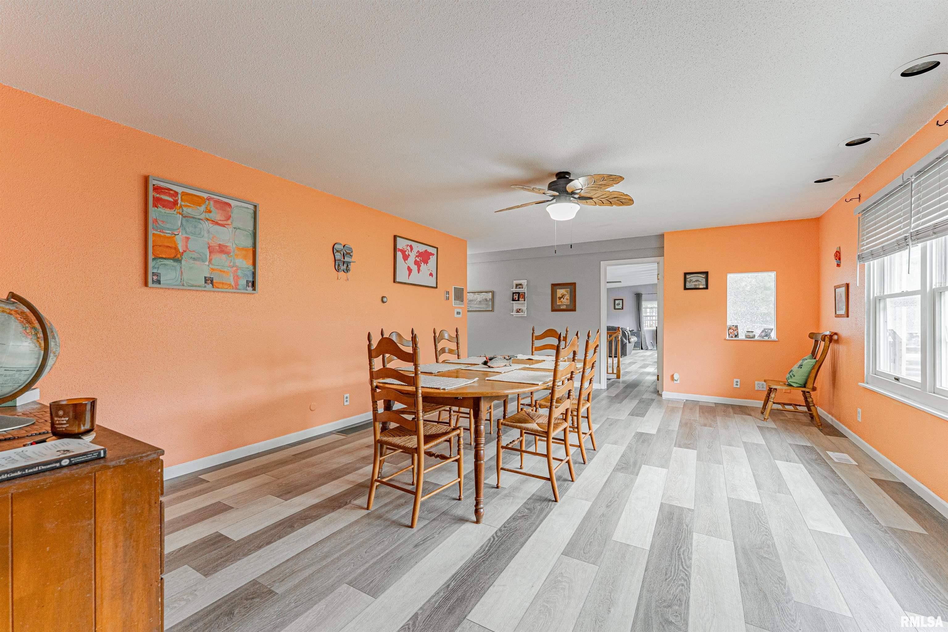 327 Elm Lane, Petersburg, Illinois image 11