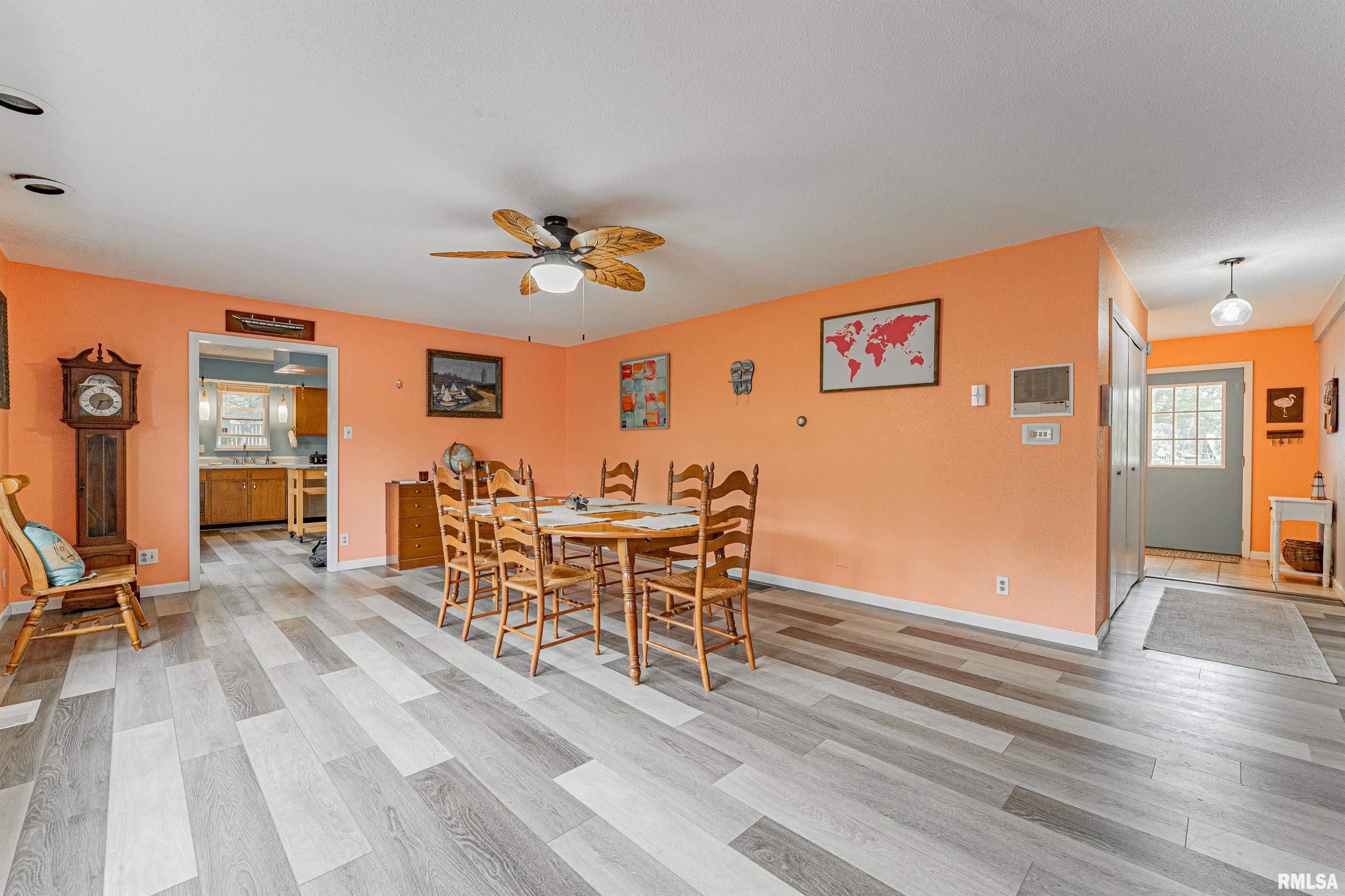 327 Elm Lane, Petersburg, Illinois image 10