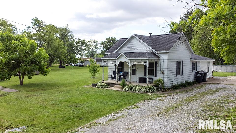 607 E 3rd Street, Kinmundy, Illinois image 1