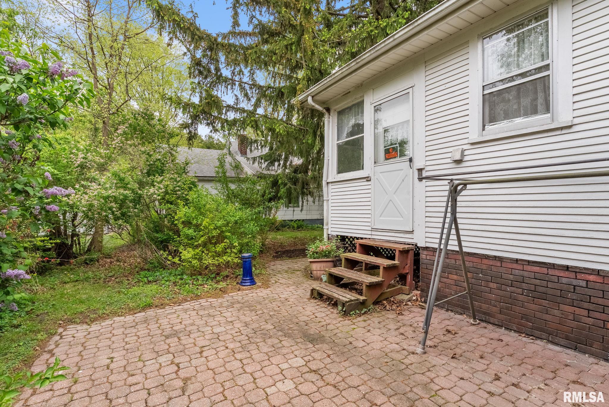 314 W Locust Street, Cambridge, Illinois image 28