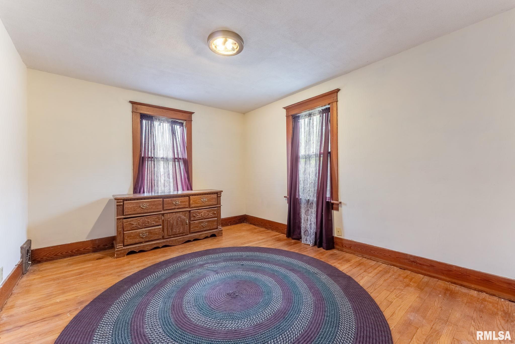 314 W Locust Street, Cambridge, Illinois image 17