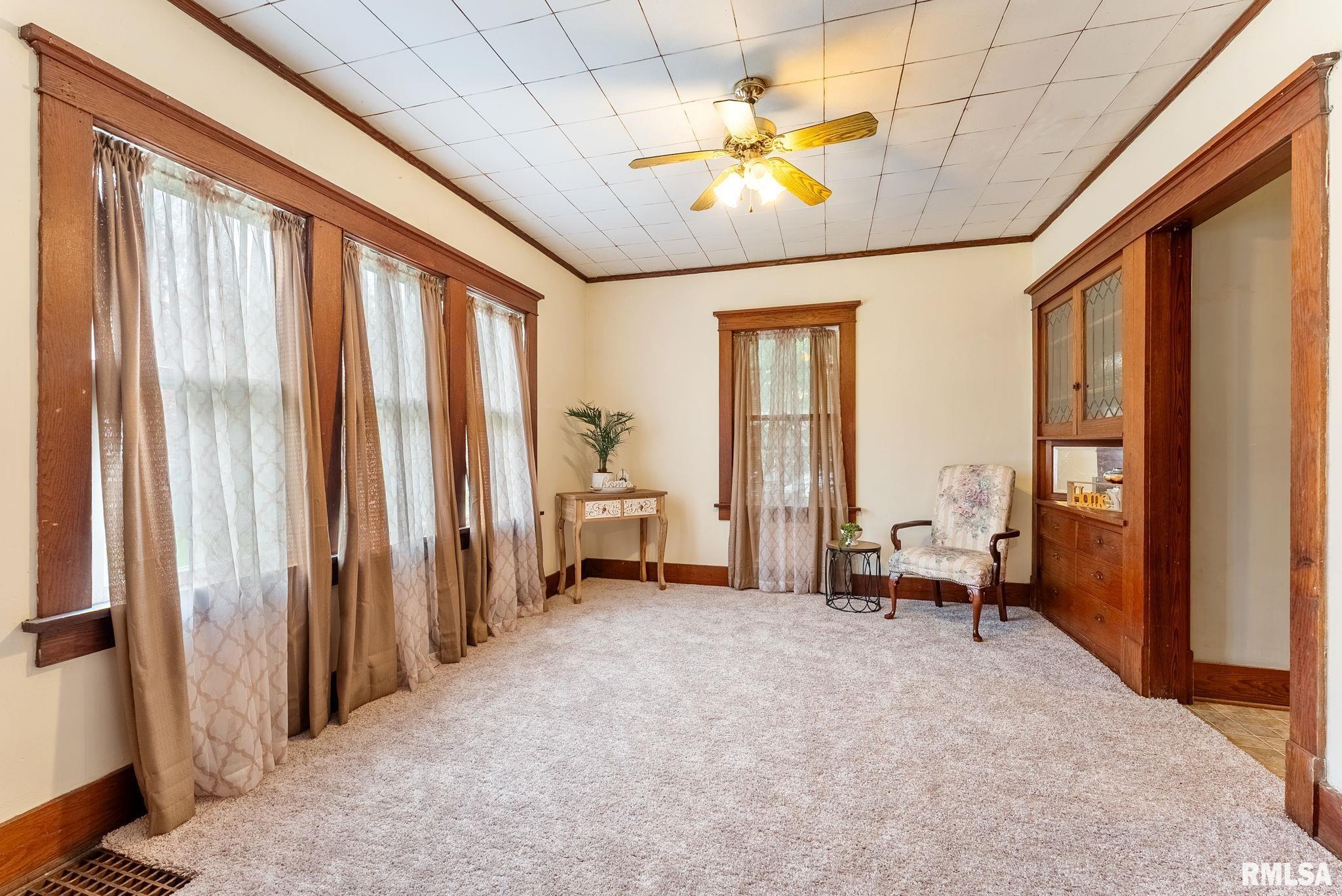 314 W Locust Street, Cambridge, Illinois image 6
