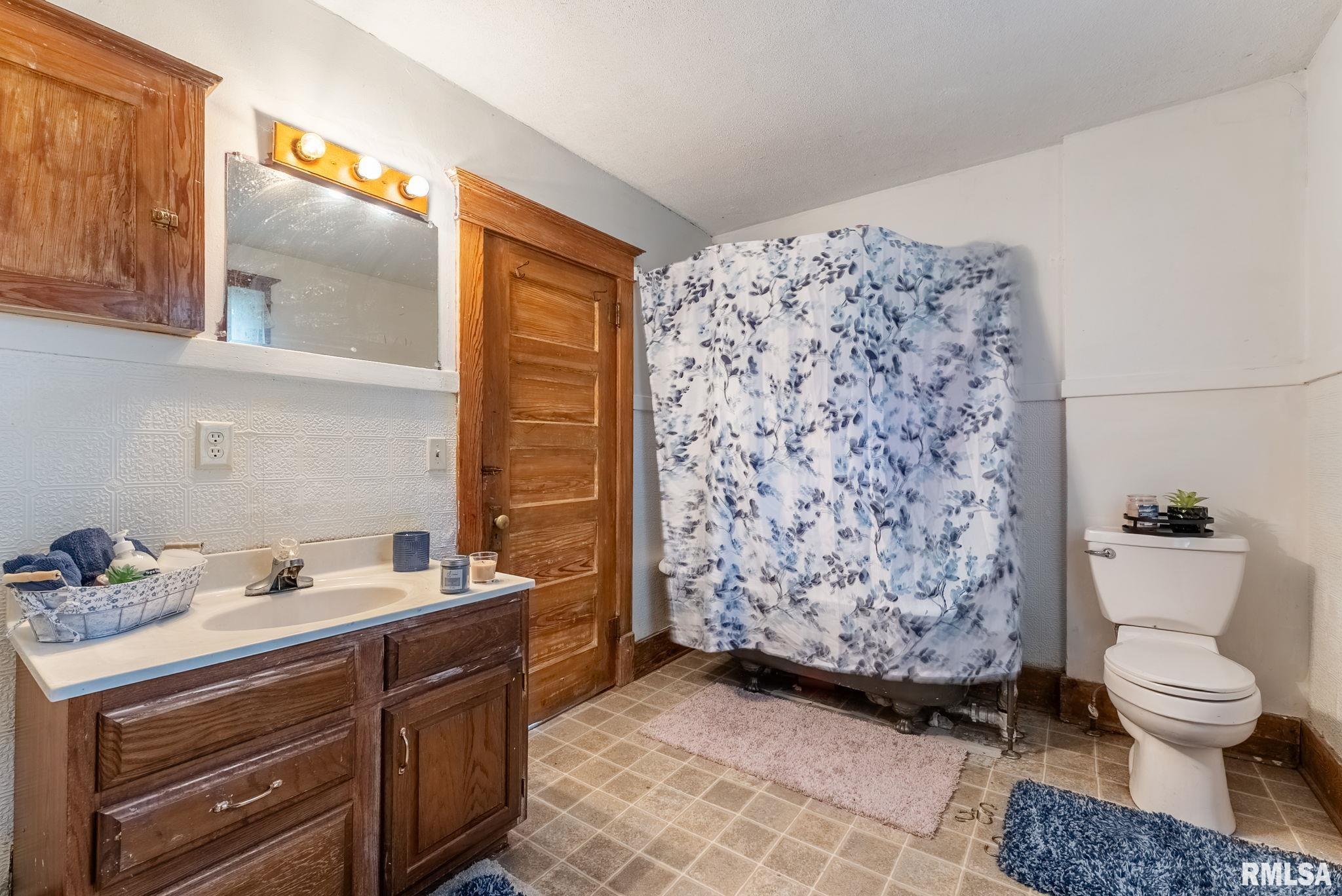 314 W Locust Street, Cambridge, Illinois image 21