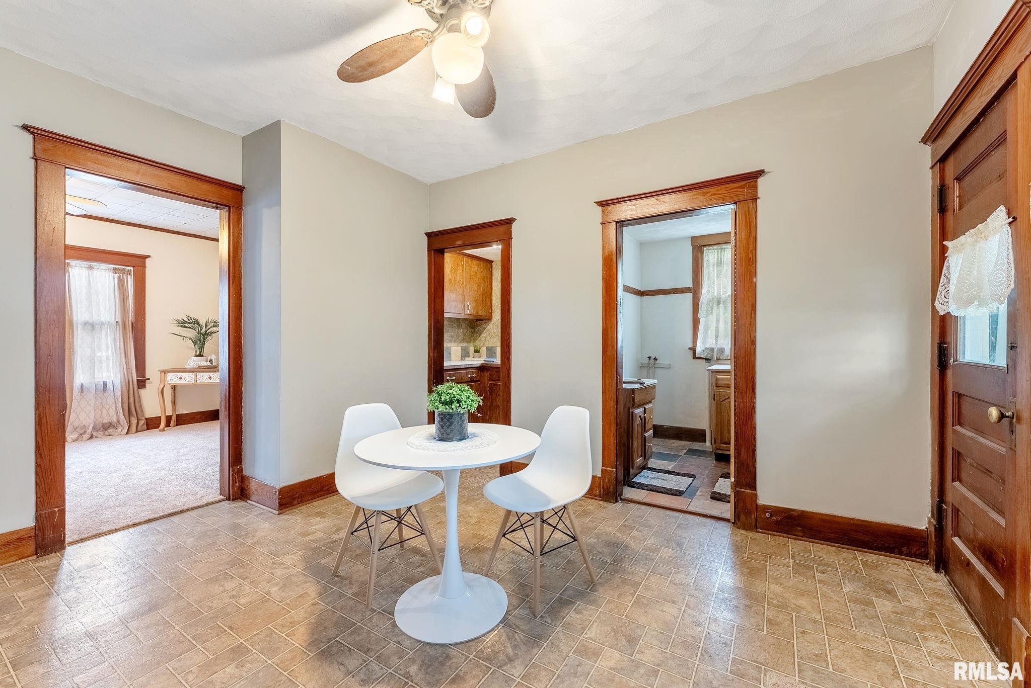 314 W Locust Street, Cambridge, Illinois image 11