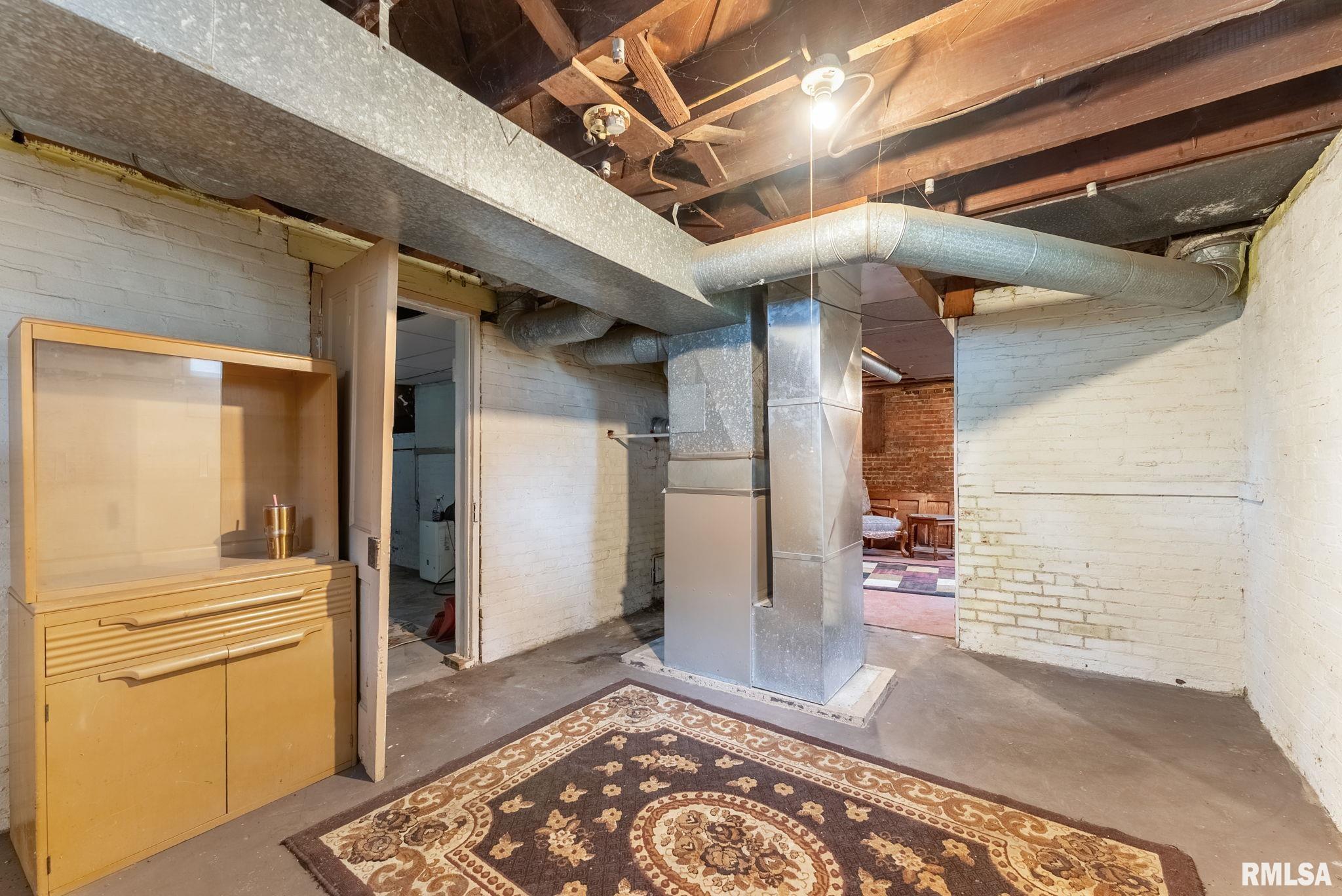314 W Locust Street, Cambridge, Illinois image 24