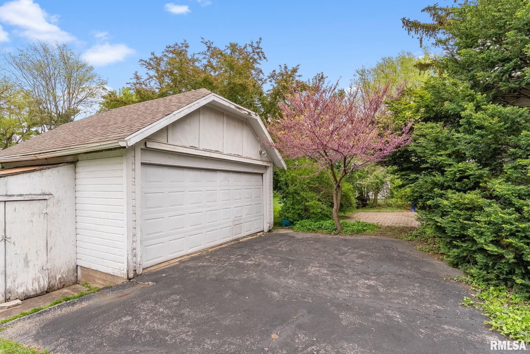 314 W Locust Street, Cambridge, Illinois image 27