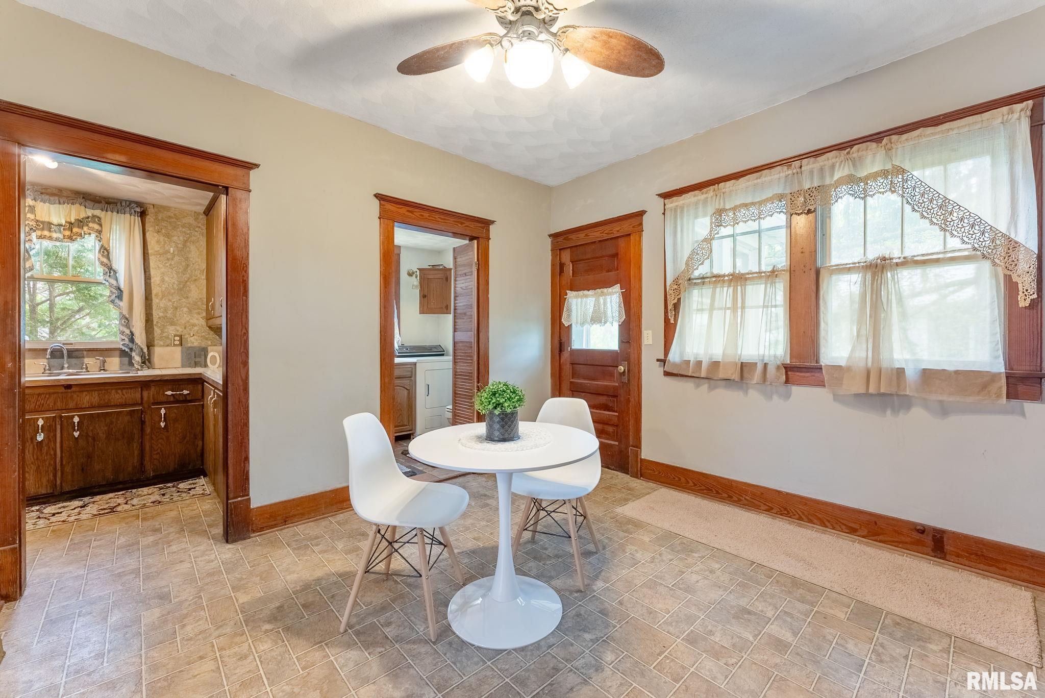 314 W Locust Street, Cambridge, Illinois image 12