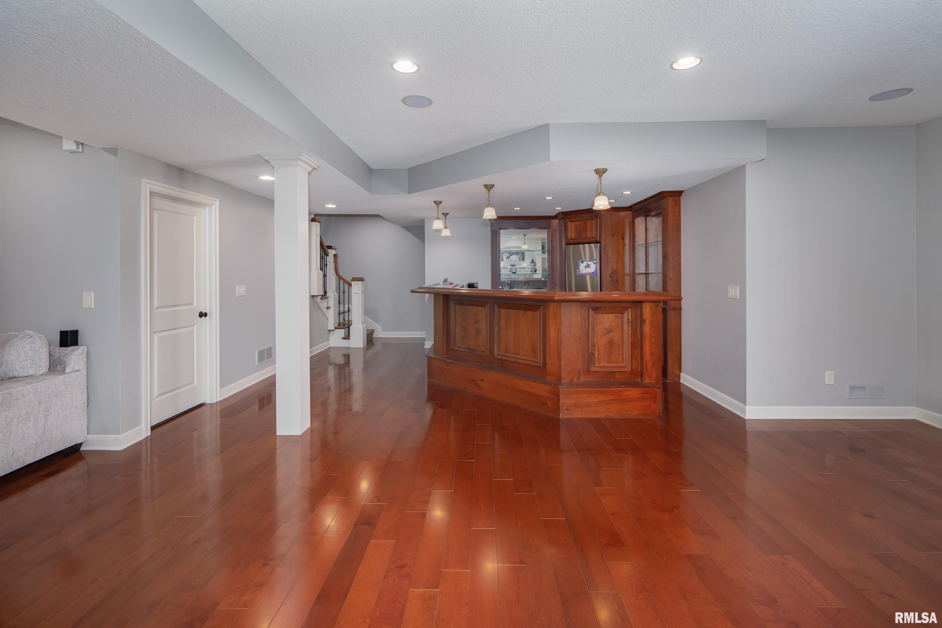 10 Country Club Court, Le Claire, Iowa image 40