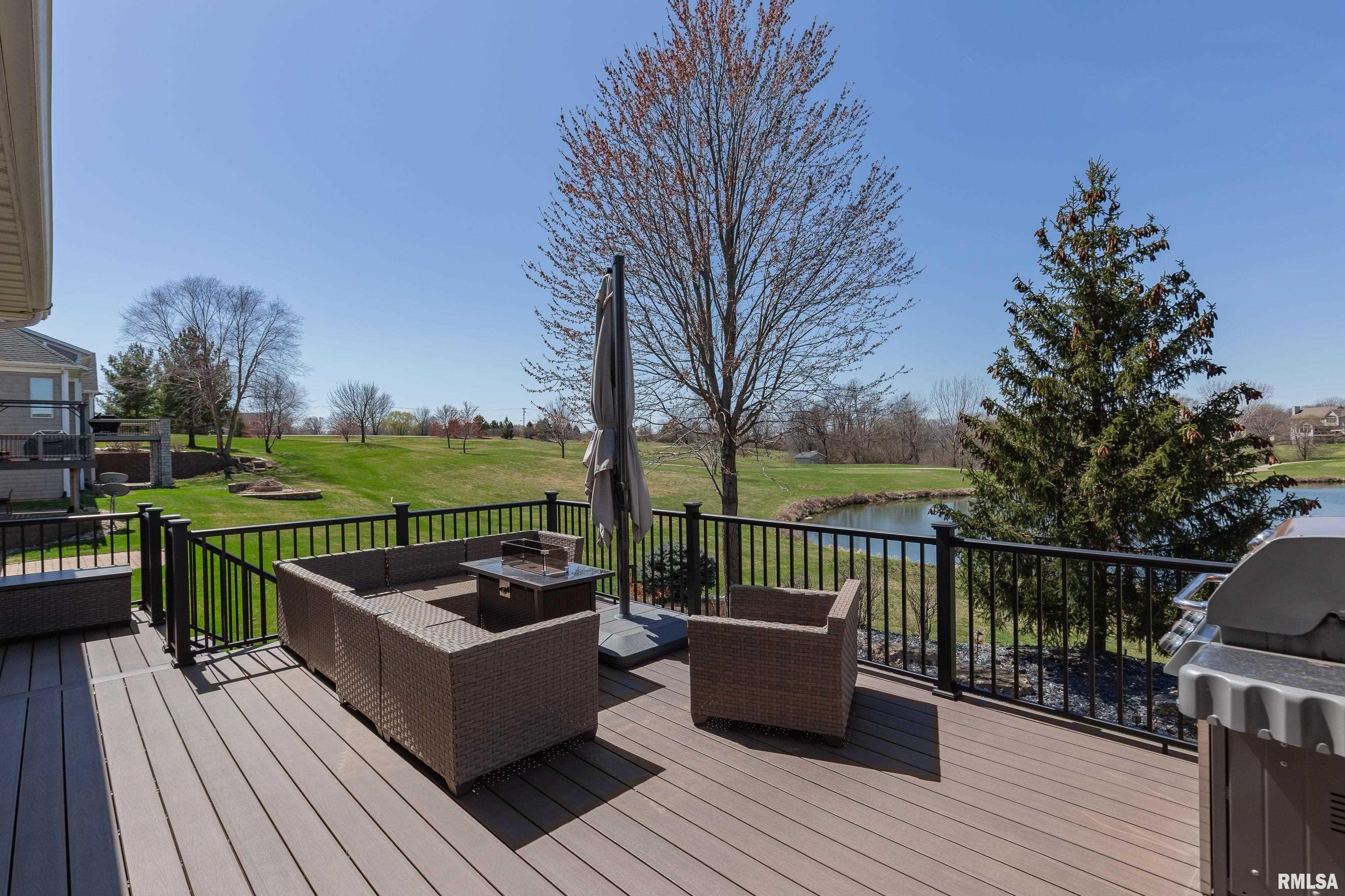10 Country Club Court, Le Claire, Iowa image 12