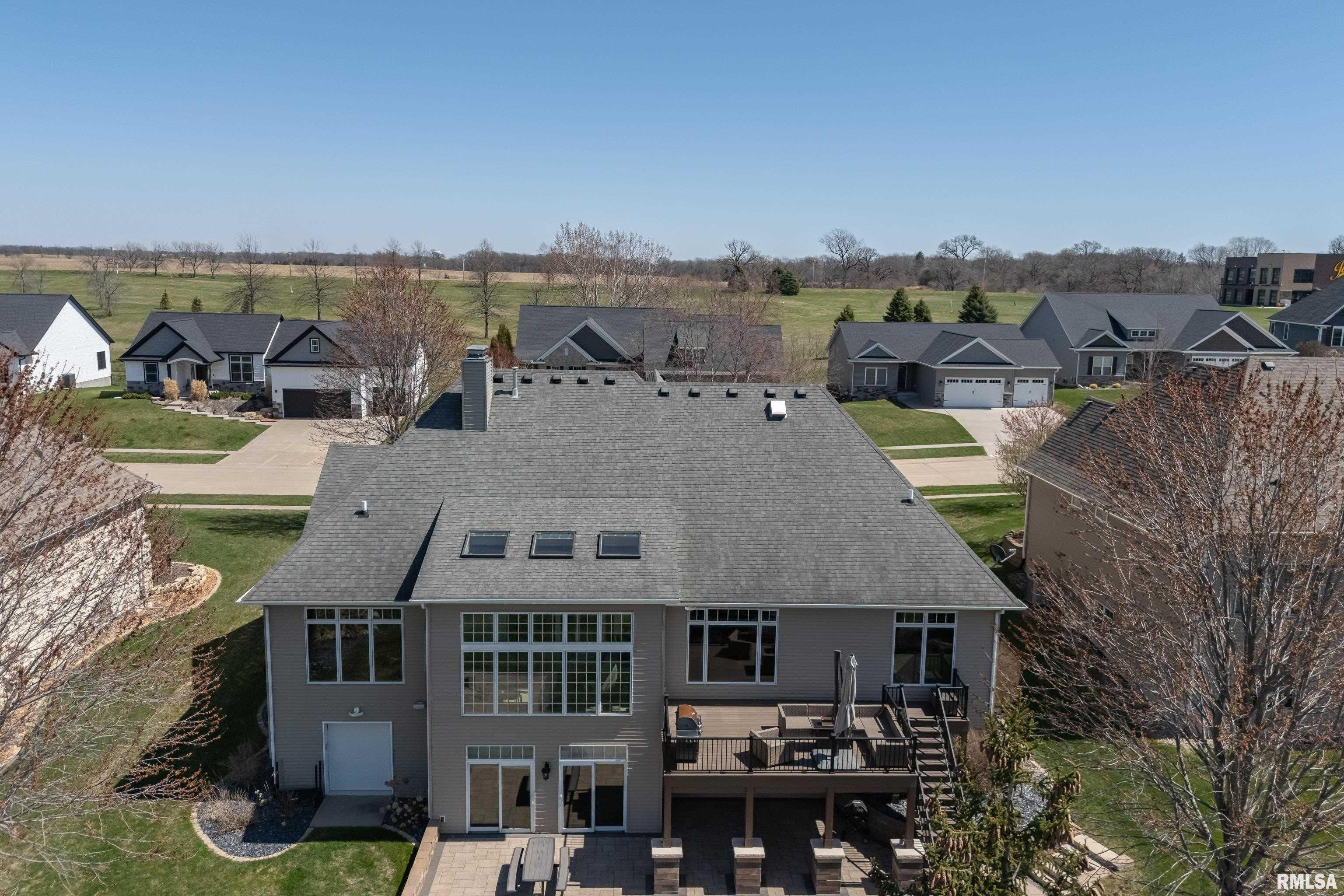 10 Country Club Court, Le Claire, Iowa image 13