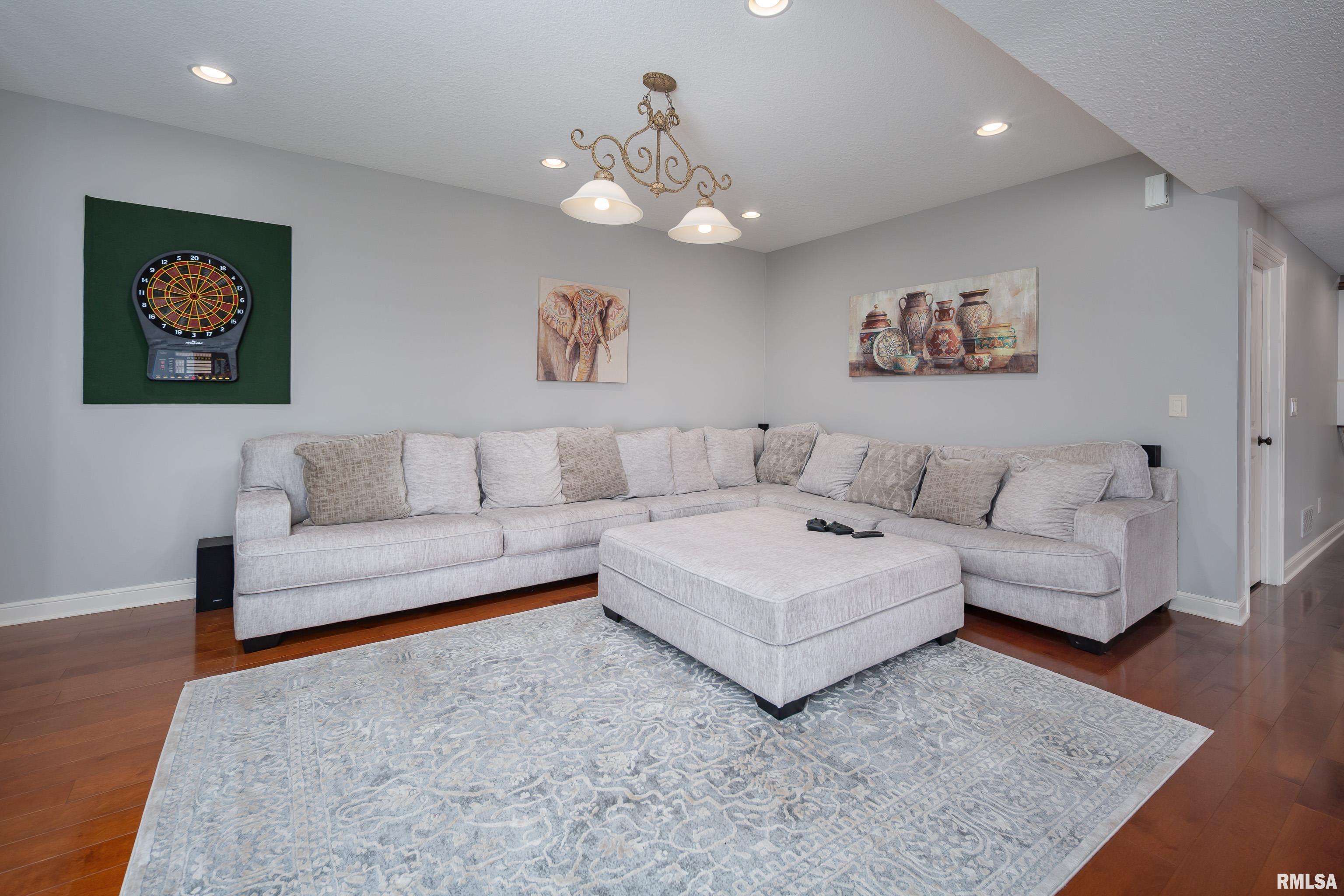 10 Country Club Court, Le Claire, Iowa image 39
