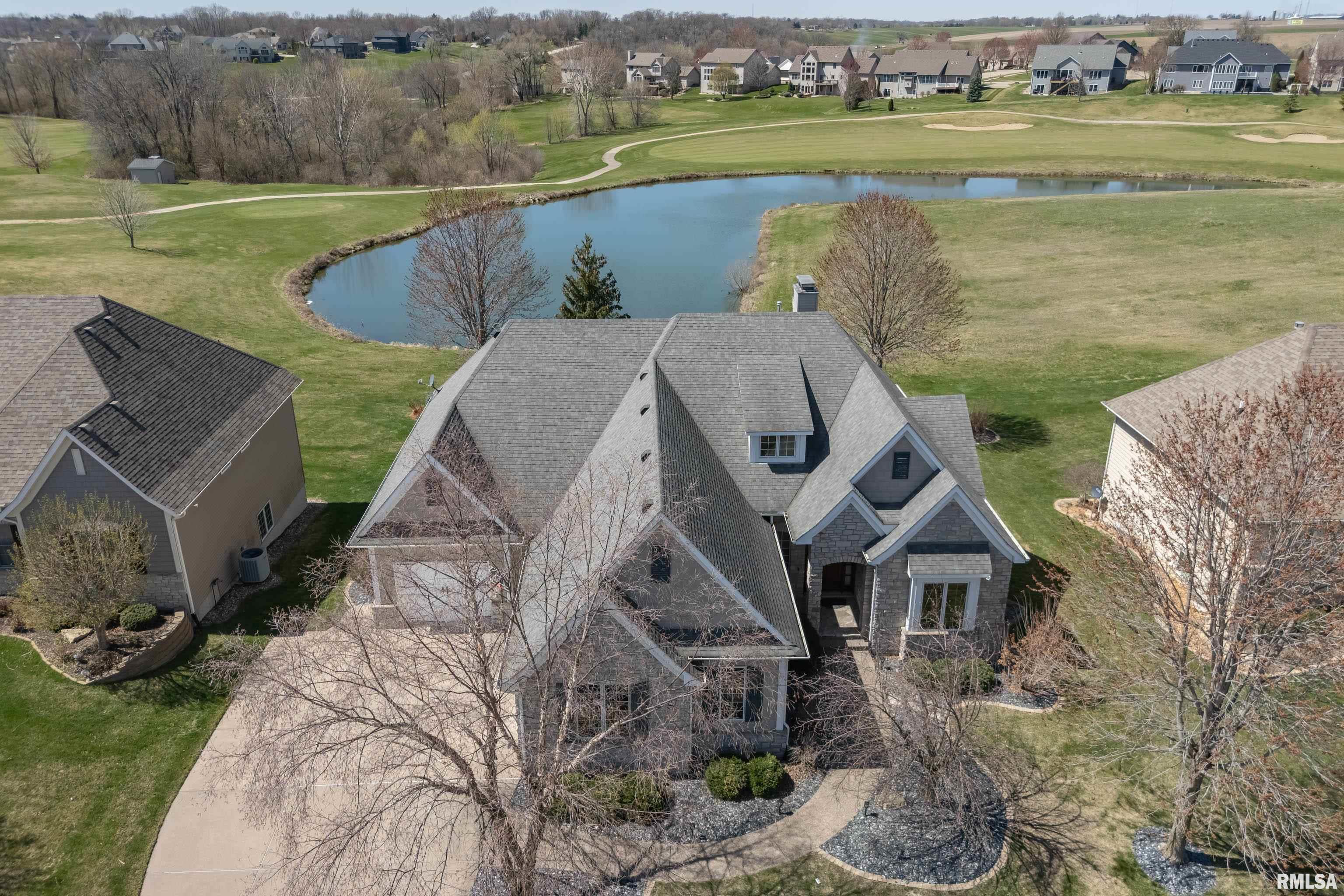 10 Country Club Court, Le Claire, Iowa image 2