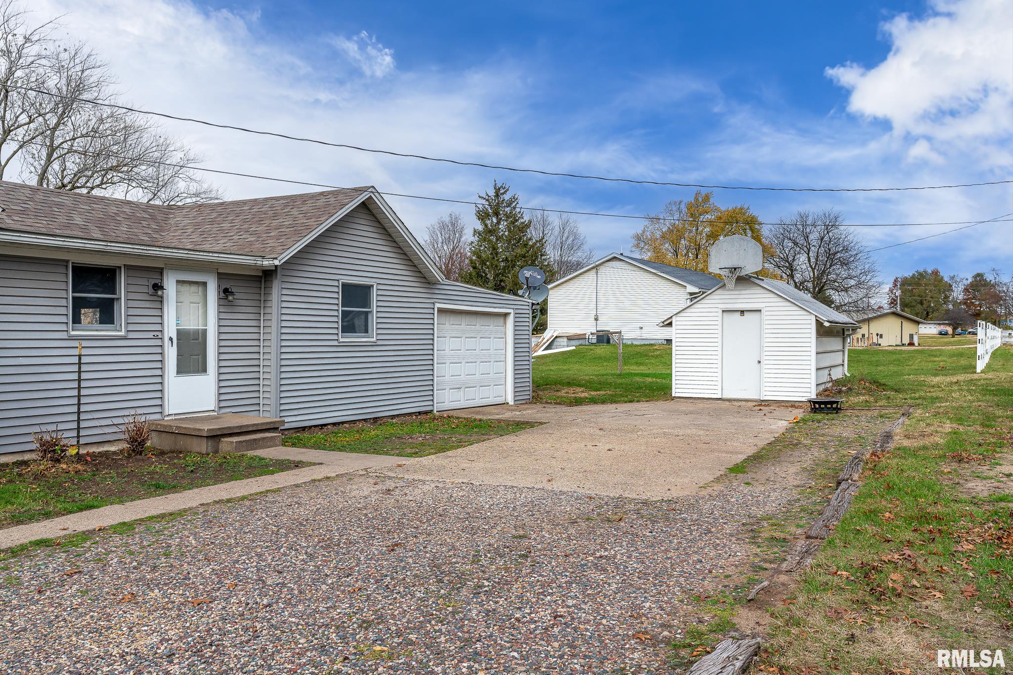 1430 5th Street, Camanche, Iowa image 3