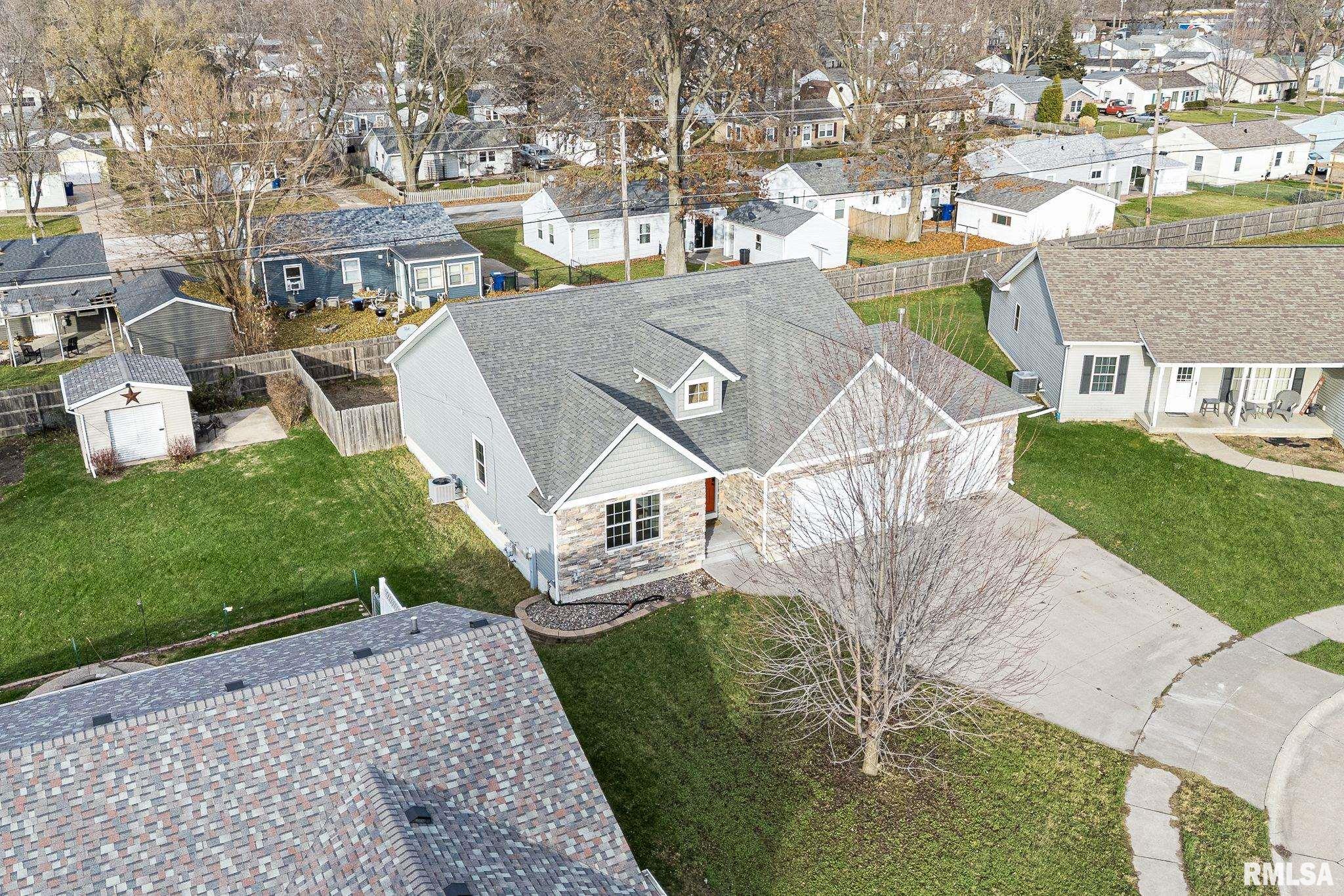 2714 W 66th Street, Davenport, Iowa image 4