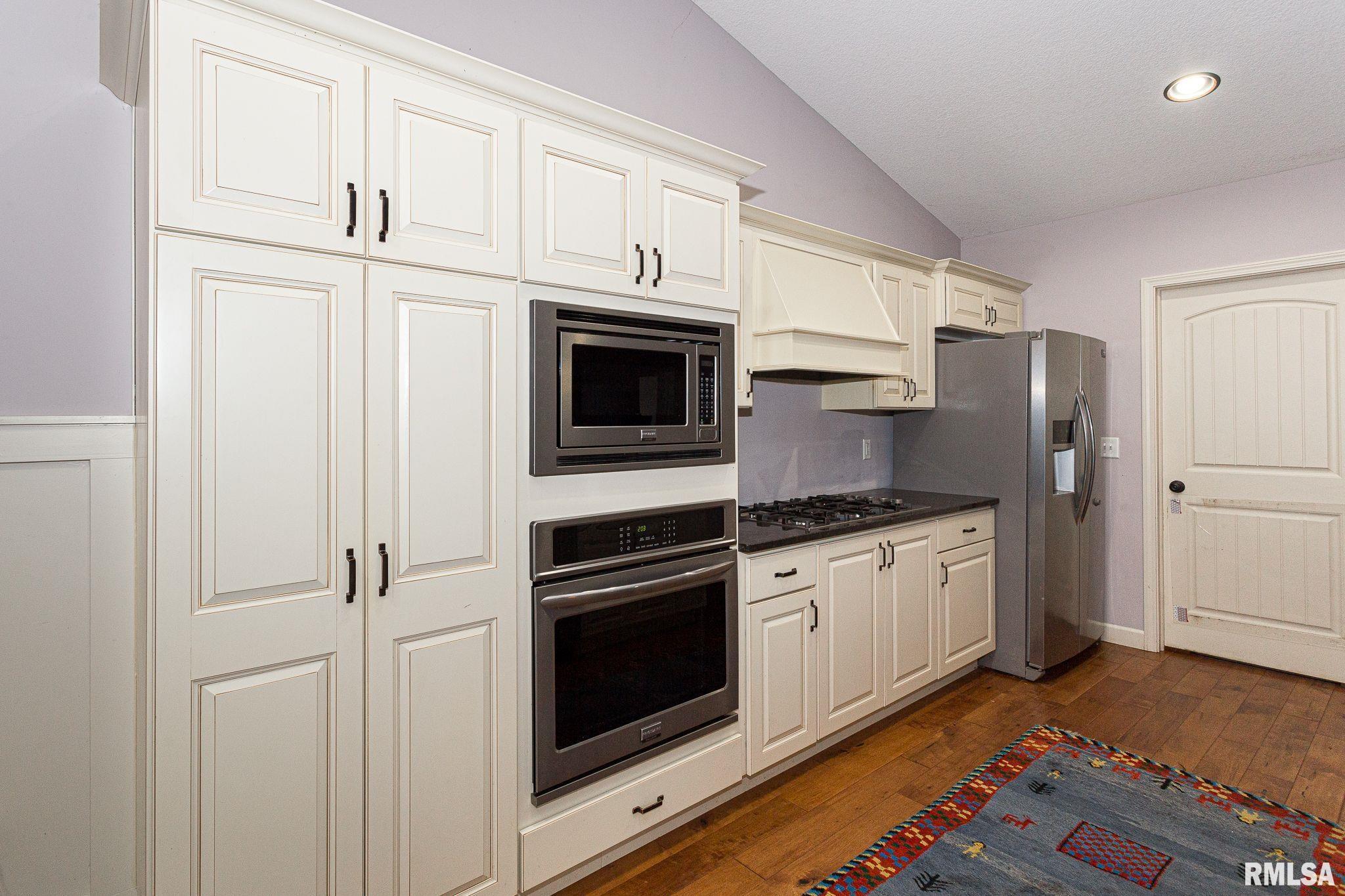 2714 W 66th Street, Davenport, Iowa image 10