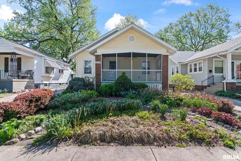 Photo of 2008 HOLMES Avenue, Springfield, IL 62704 (MLS # CA1043321)