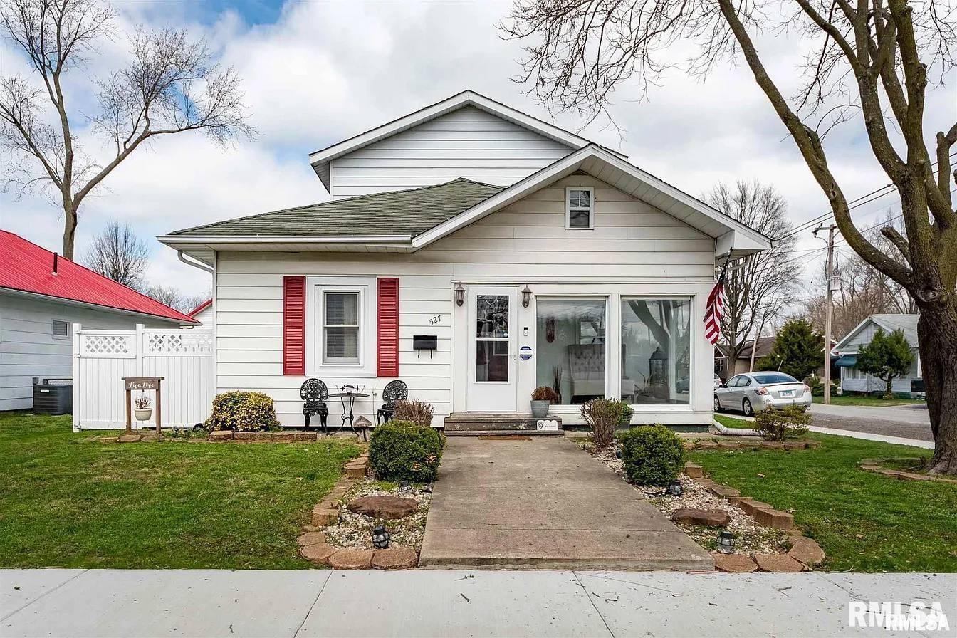 527 E Lawrence Street, Benton, Illinois image 1