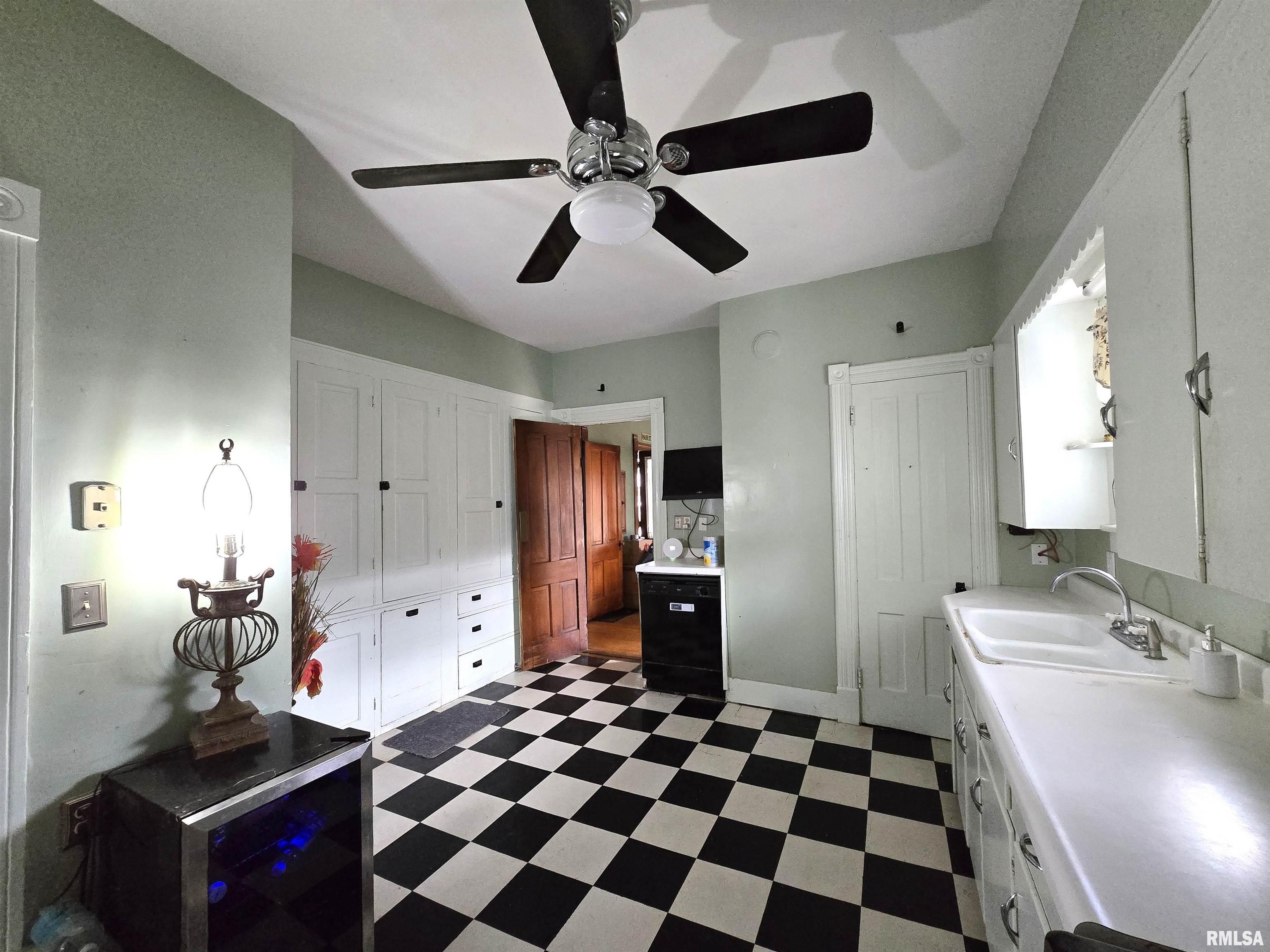 301 W Main Street, Morrison, Illinois image 3