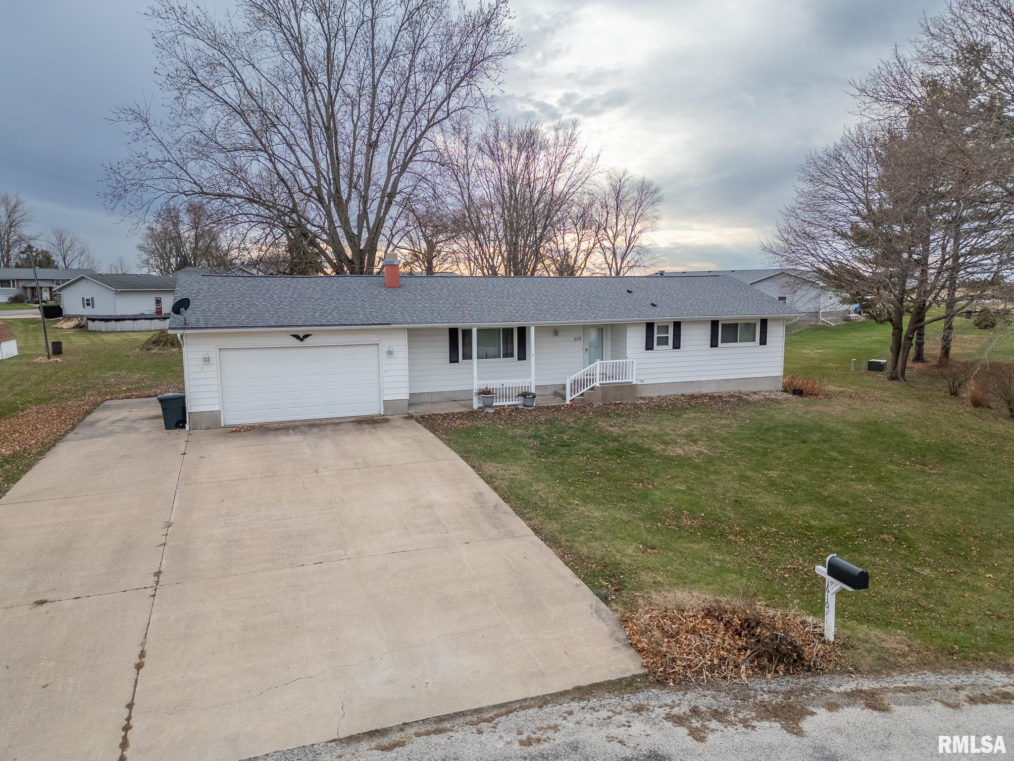 610 N Country Lane, Abingdon, Illinois image 1