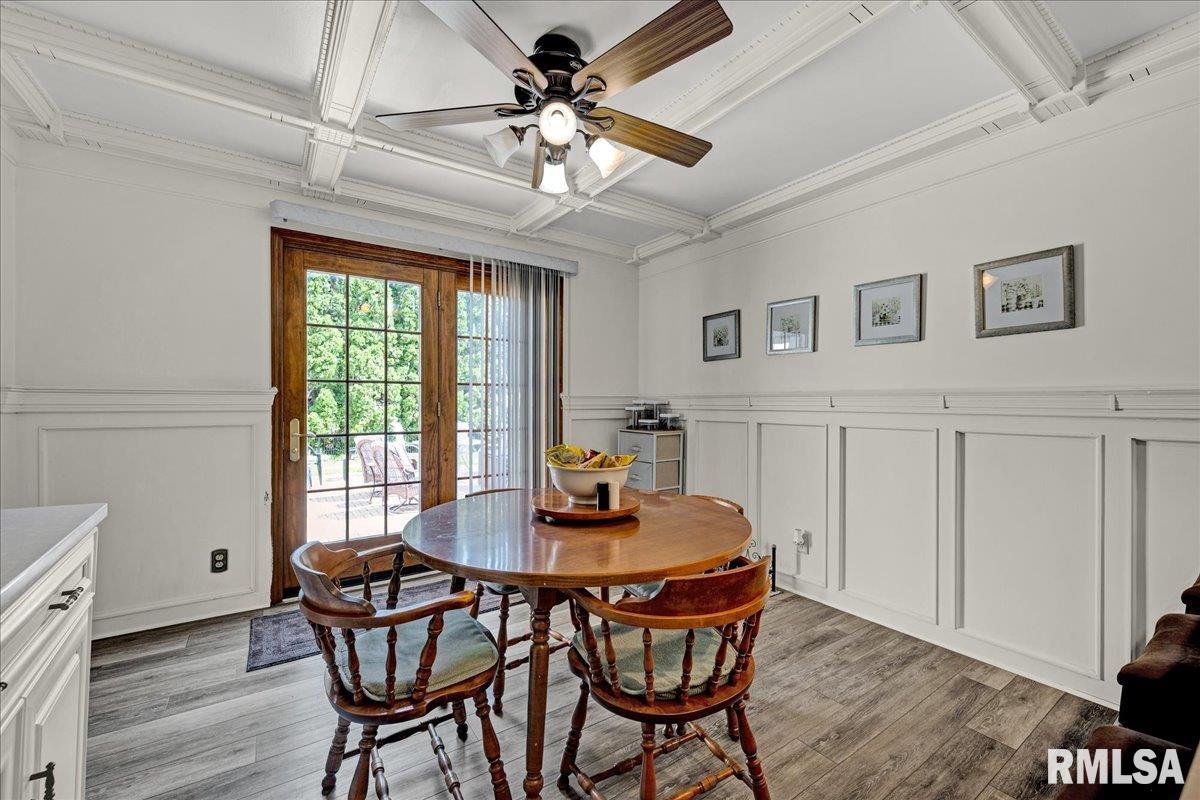 555 Kenwick Drive, Galesburg, Illinois image 19