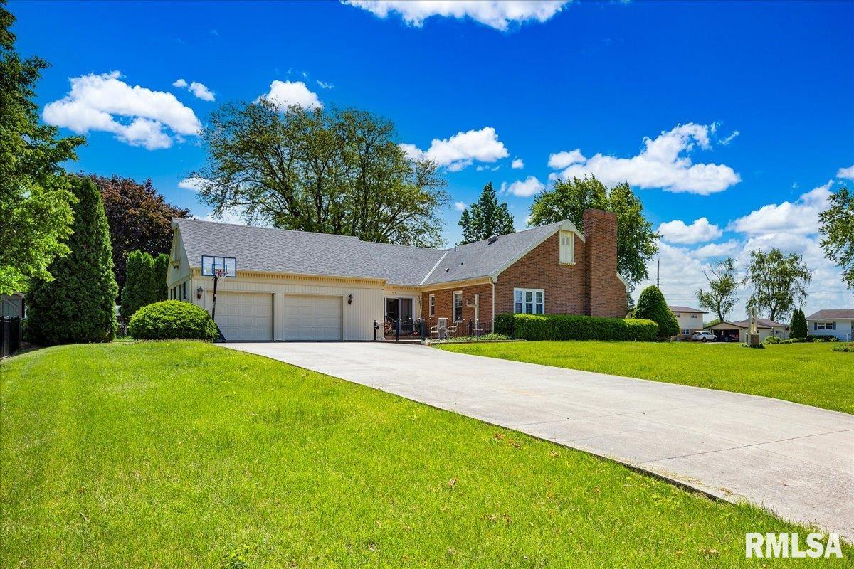 555 Kenwick Drive, Galesburg, Illinois image 3