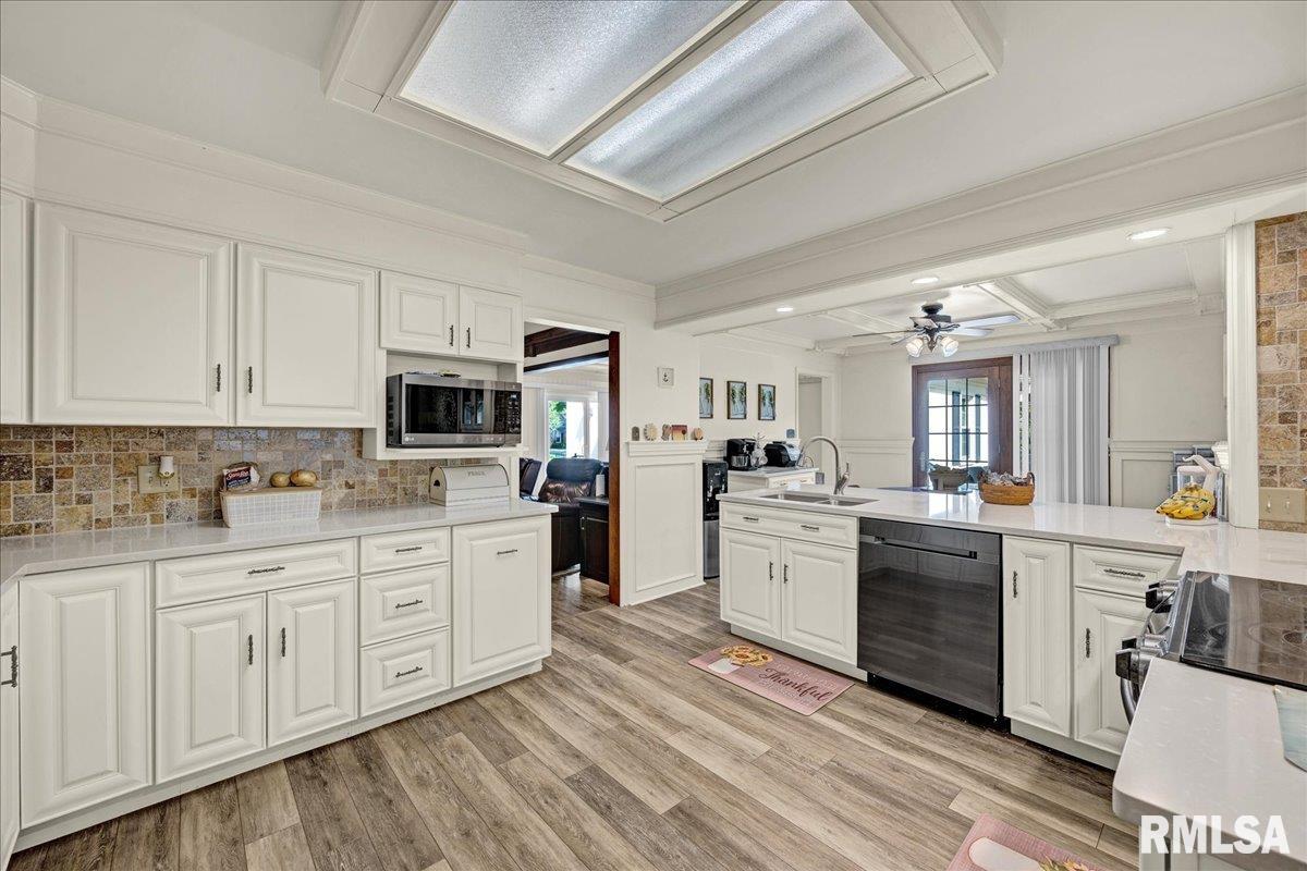555 Kenwick Drive, Galesburg, Illinois image 16