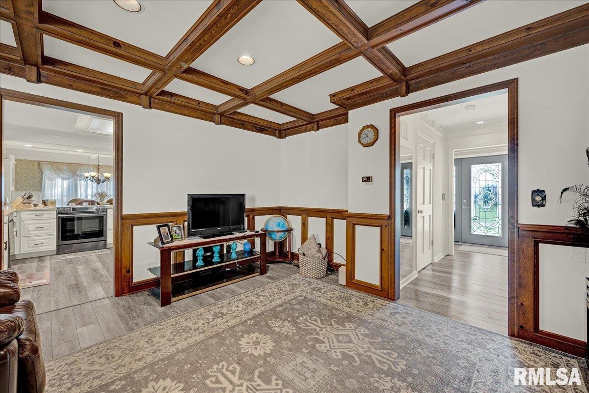 555 Kenwick Drive, Galesburg, Illinois image 21