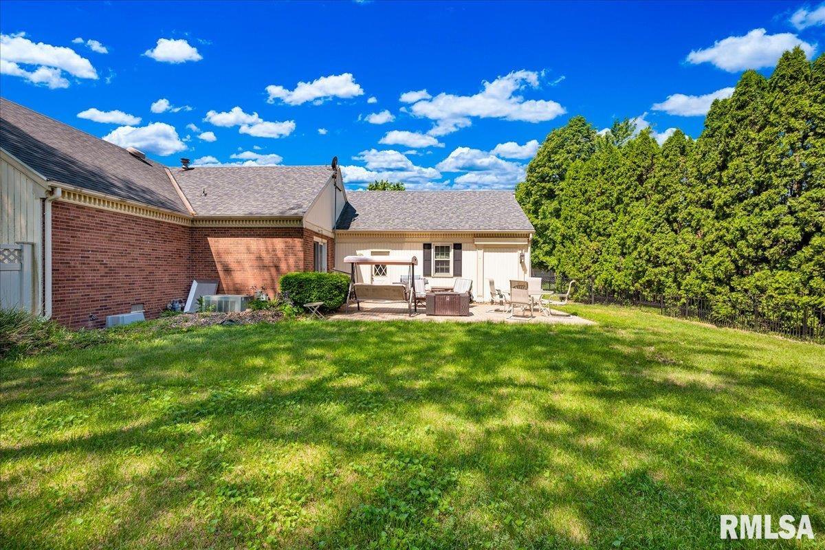 555 Kenwick Drive, Galesburg, Illinois image 6