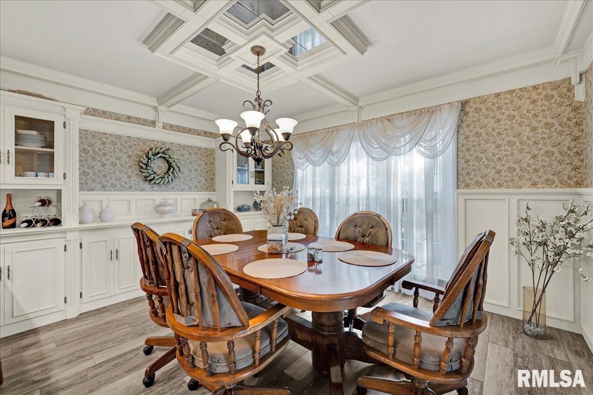 555 Kenwick Drive, Galesburg, Illinois image 14
