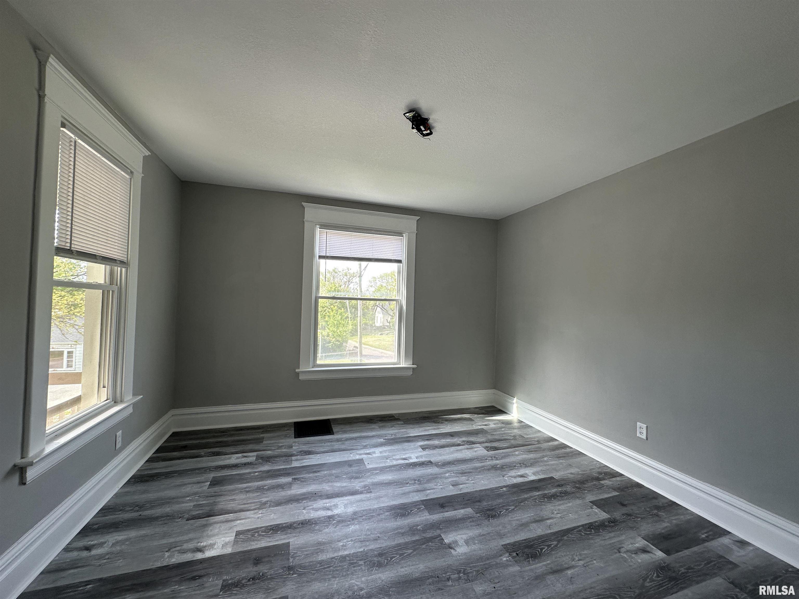 3142 Fairview Street, Davenport, Iowa image 11