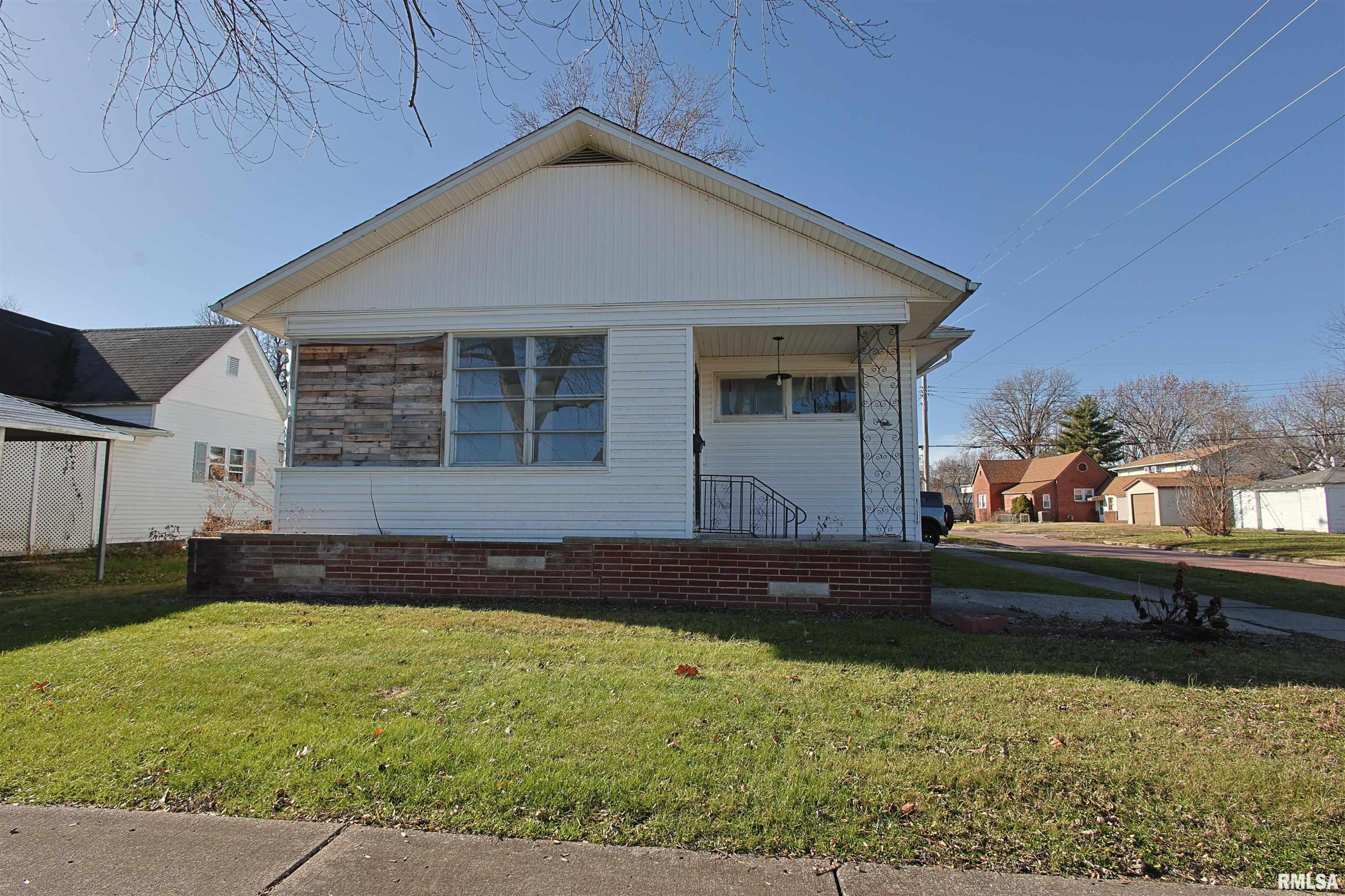 421 N 10th Street, Herrin, Illinois image 2